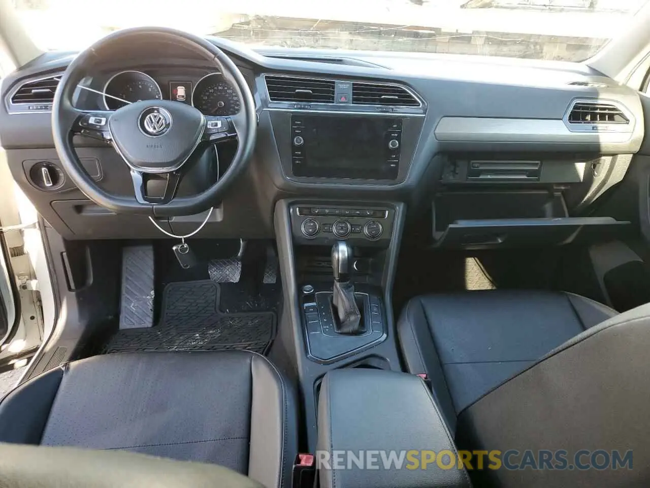 8 fotografías del automóvil dañado 3VV3B7AX4LM138493 VOLKSWAGEN TIGUAN 2020