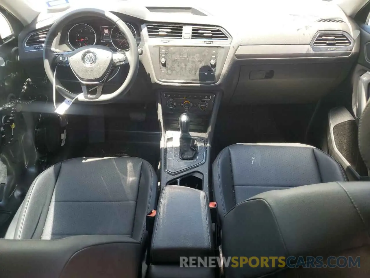 8 fotografías del automóvil dañado 3VV3B7AX4LM158288 VOLKSWAGEN TIGUAN 2020