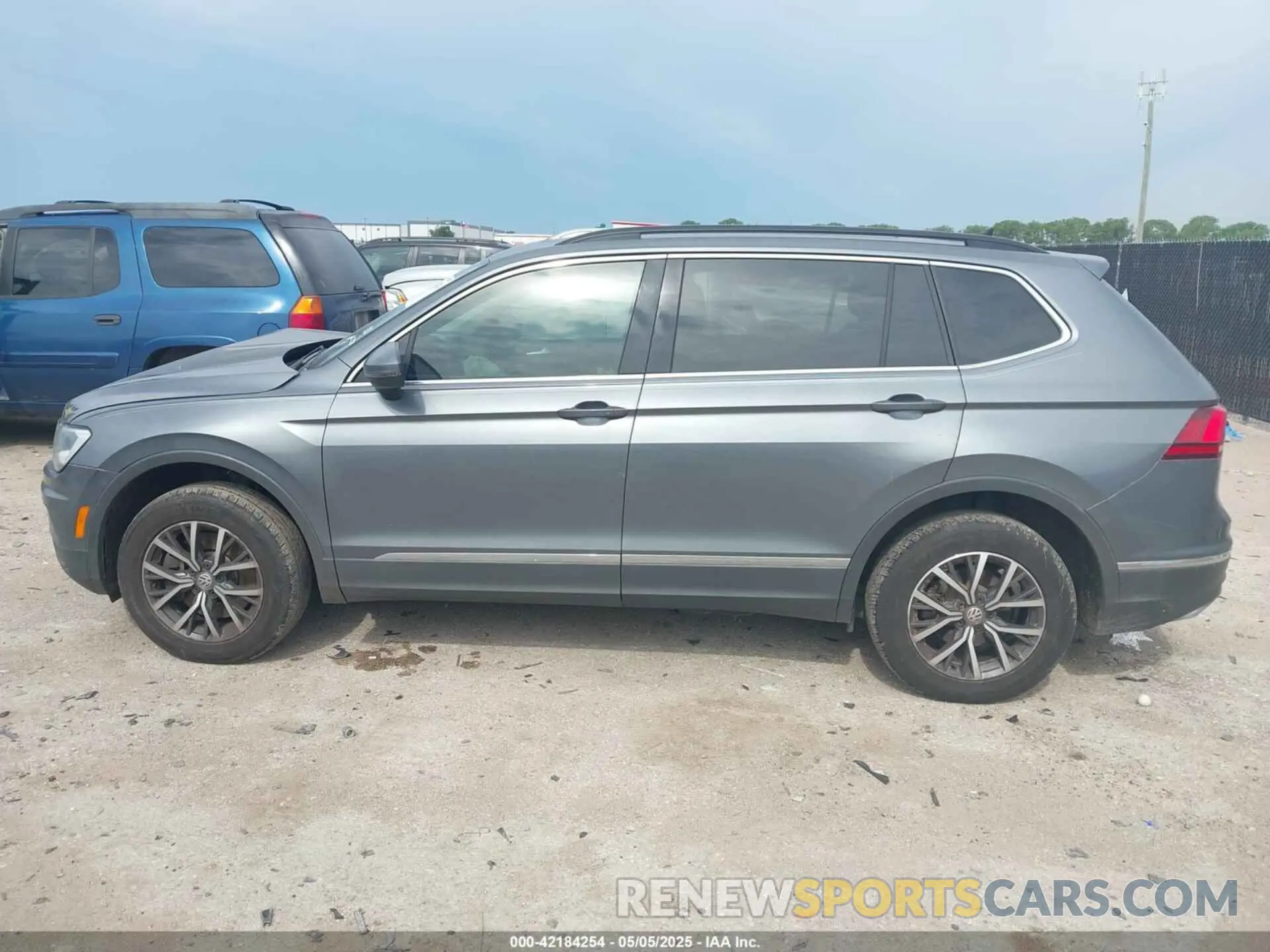 14 fotografías del automóvil dañado 3VV3B7AX6LM008716 VOLKSWAGEN TIGUAN 2020