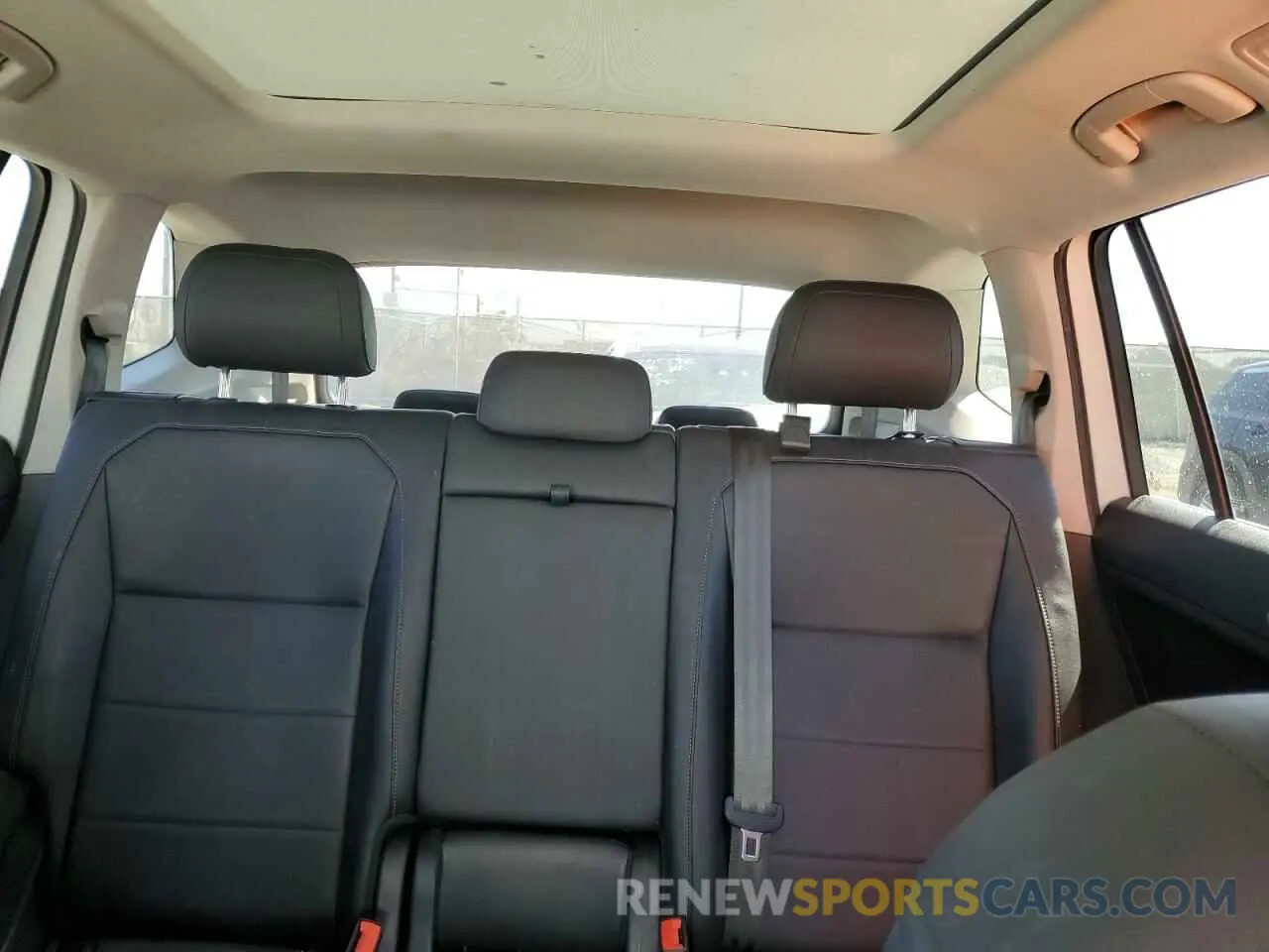 10 fotografías del automóvil dañado 3VV3B7AX6LM041165 VOLKSWAGEN TIGUAN 2020
