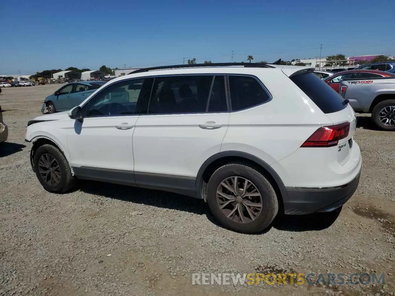 2 fotografías del automóvil dañado 3VV3B7AX6LM041165 VOLKSWAGEN TIGUAN 2020