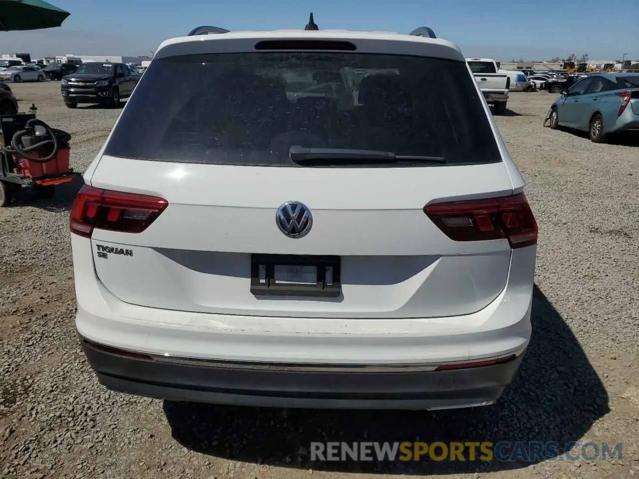 6 fotografías del automóvil dañado 3VV3B7AX6LM041165 VOLKSWAGEN TIGUAN 2020