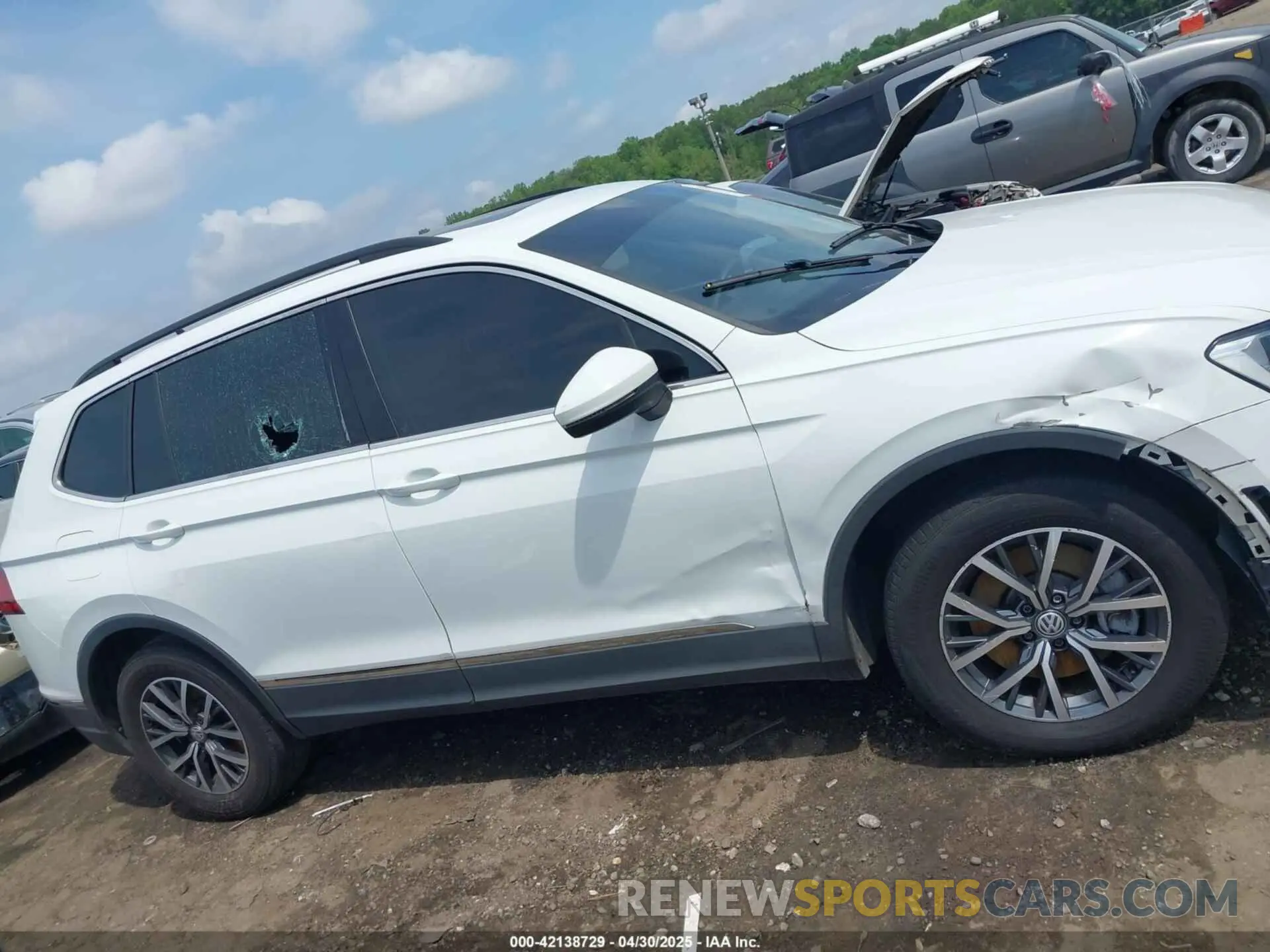 12 fotografías del automóvil dañado 3VV3B7AX6LM054238 VOLKSWAGEN TIGUAN 2020