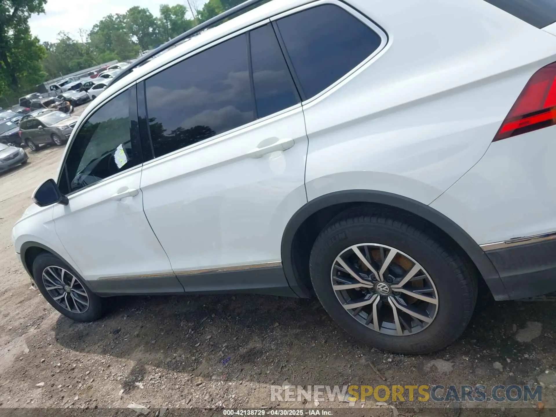 13 fotografías del automóvil dañado 3VV3B7AX6LM054238 VOLKSWAGEN TIGUAN 2020