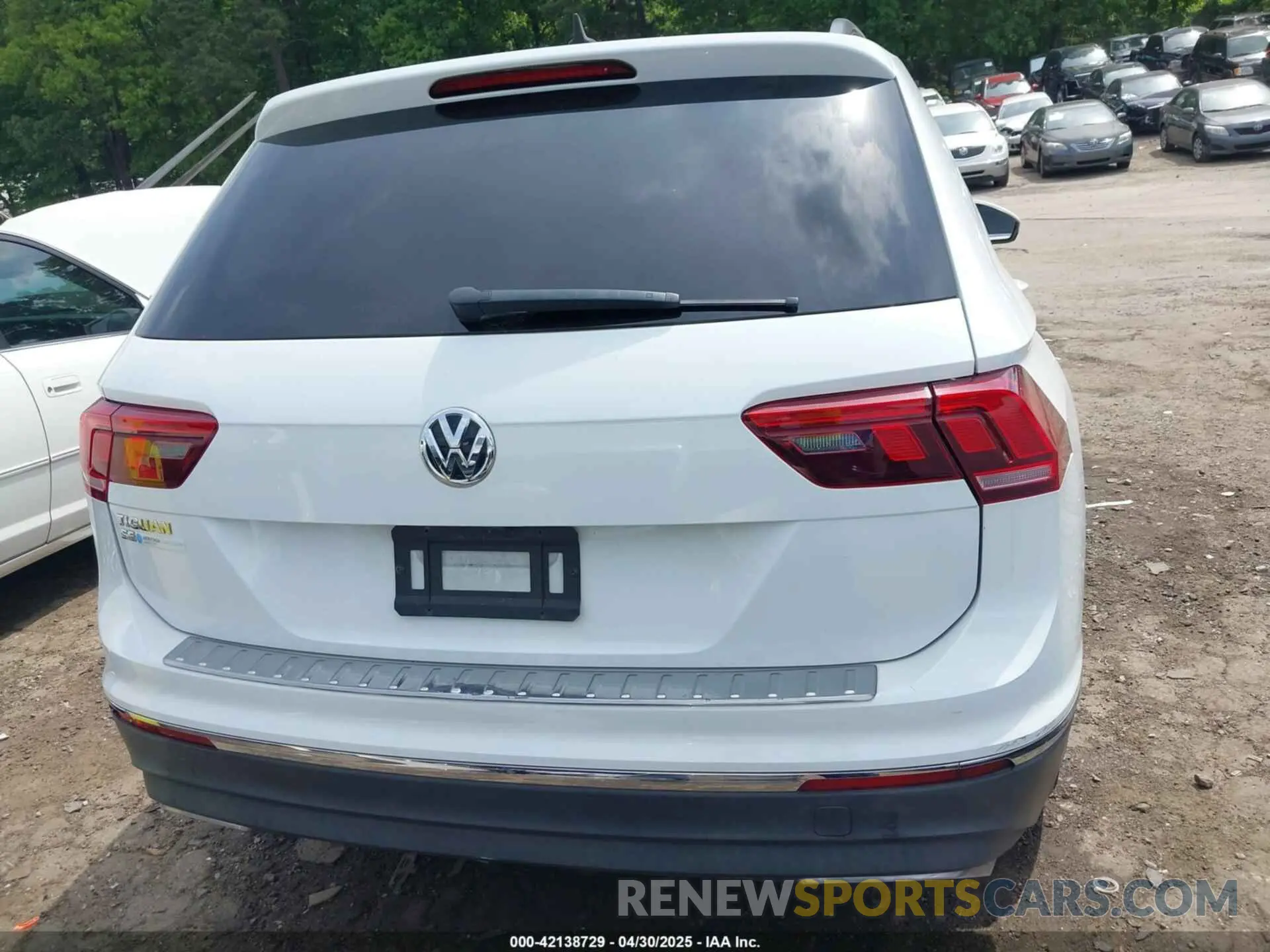 15 fotografías del automóvil dañado 3VV3B7AX6LM054238 VOLKSWAGEN TIGUAN 2020
