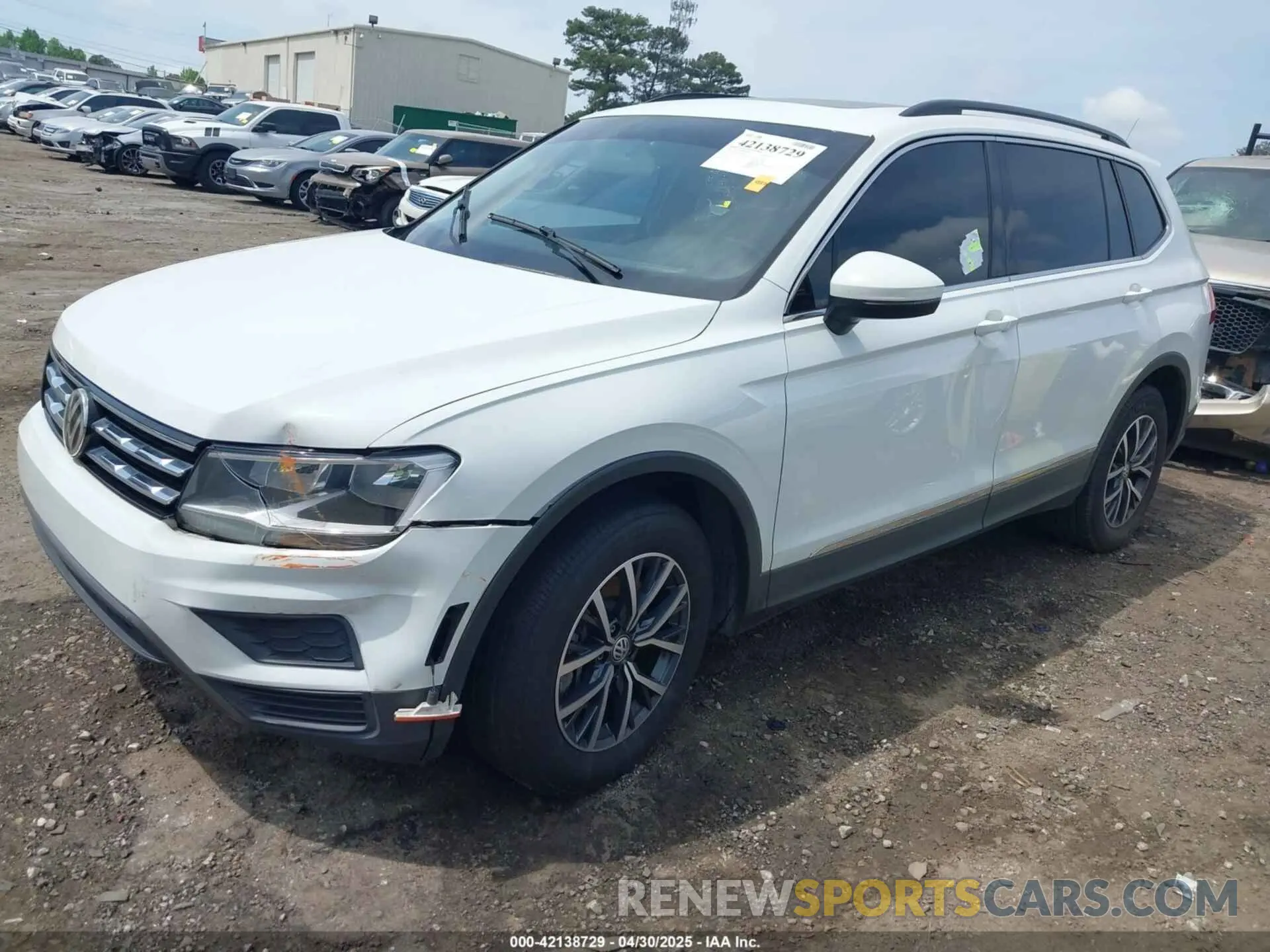 2 fotografías del automóvil dañado 3VV3B7AX6LM054238 VOLKSWAGEN TIGUAN 2020