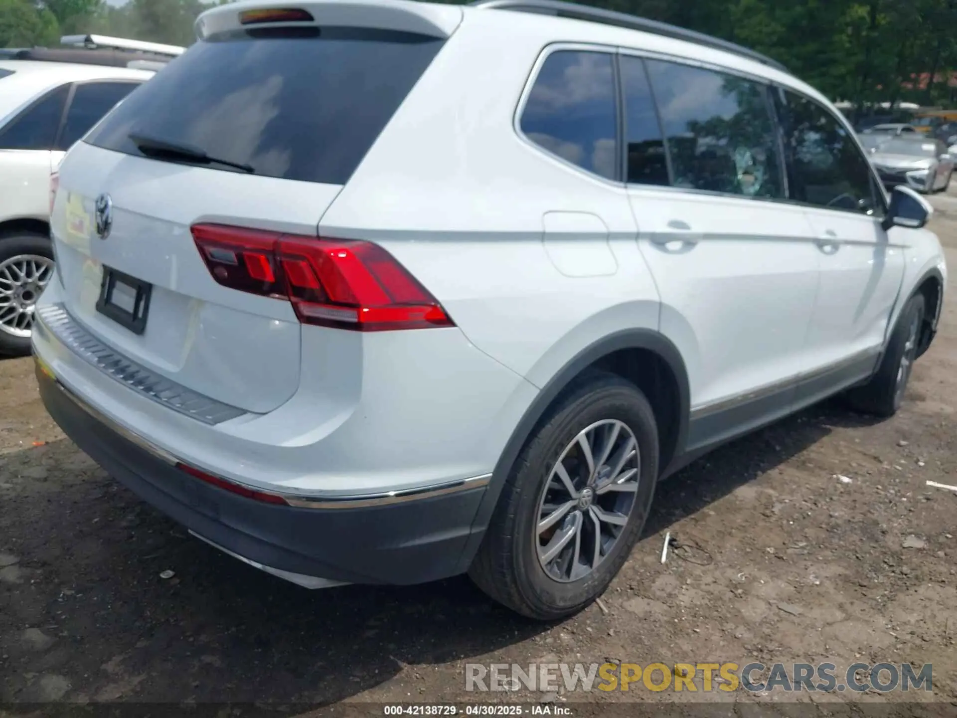 4 fotografías del automóvil dañado 3VV3B7AX6LM054238 VOLKSWAGEN TIGUAN 2020