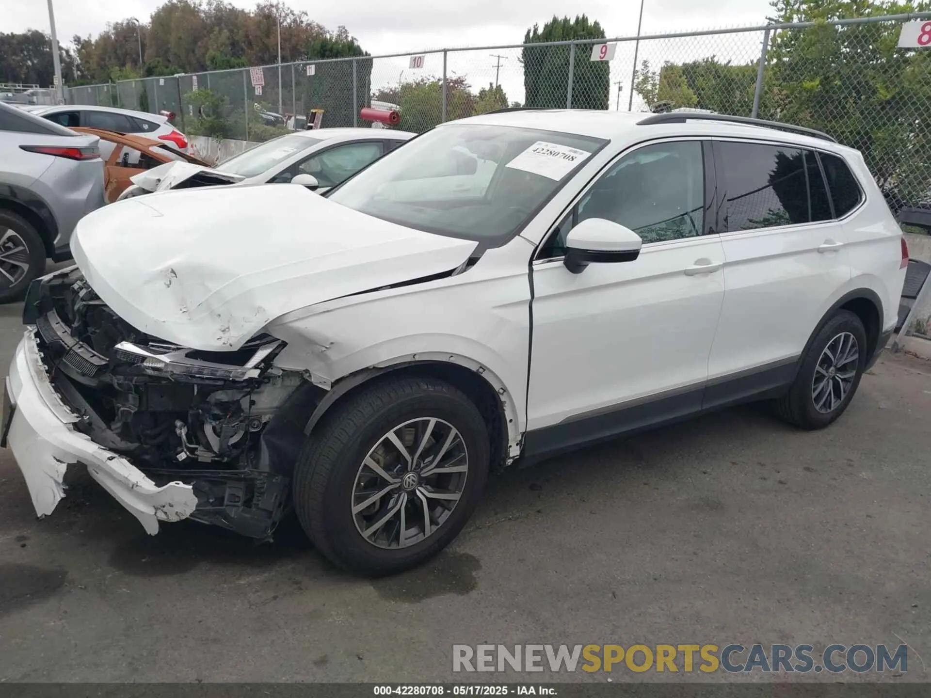 2 fotografías del automóvil dañado 3VV3B7AX6LM182754 VOLKSWAGEN TIGUAN 2020