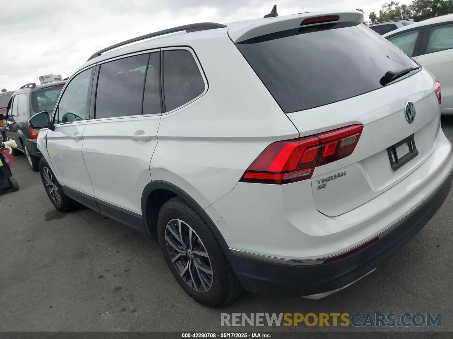 3 fotografías del automóvil dañado 3VV3B7AX6LM182754 VOLKSWAGEN TIGUAN 2020