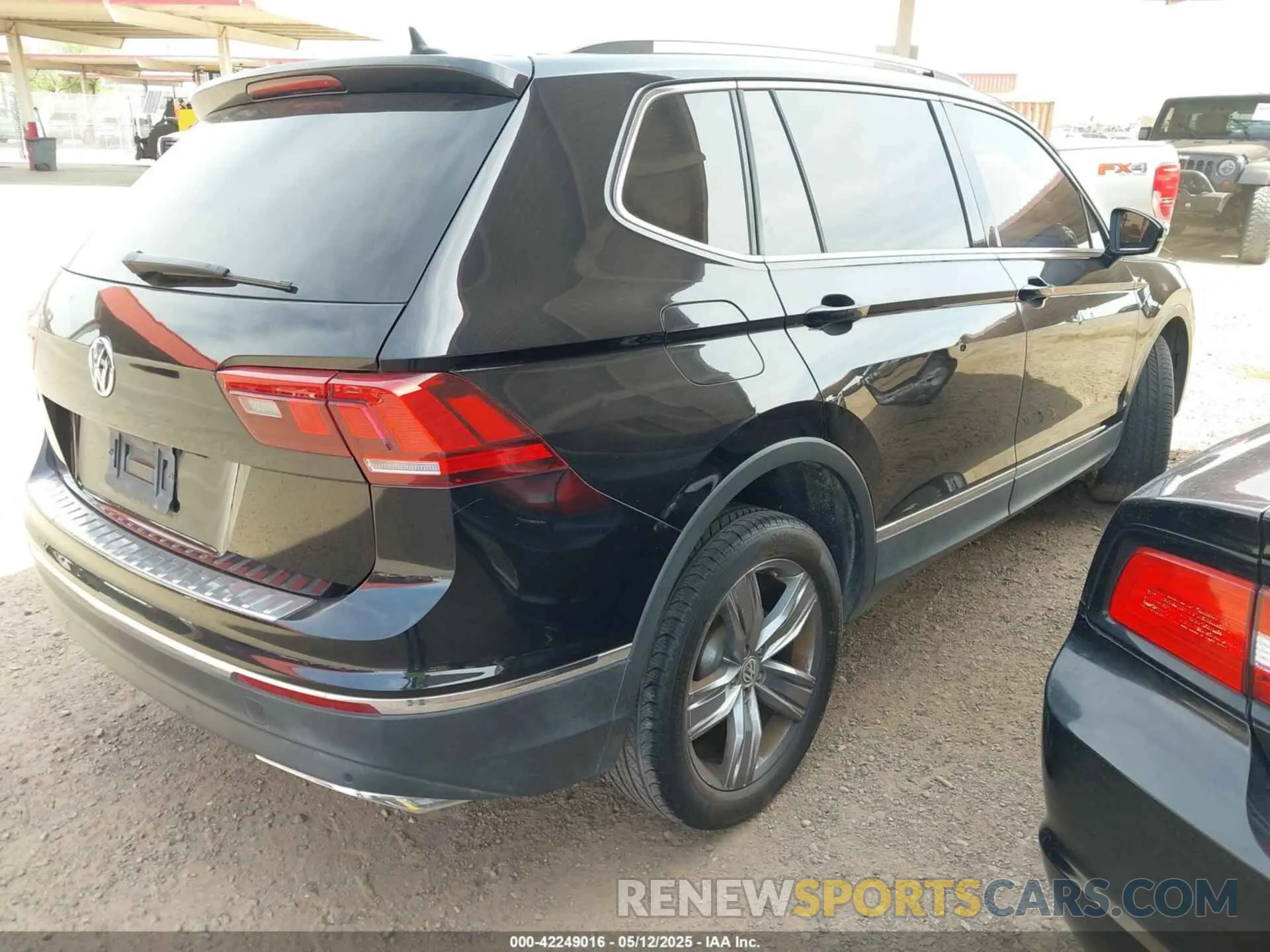 4 fotografías del automóvil dañado 3VV3B7AX7LM039084 VOLKSWAGEN TIGUAN 2020