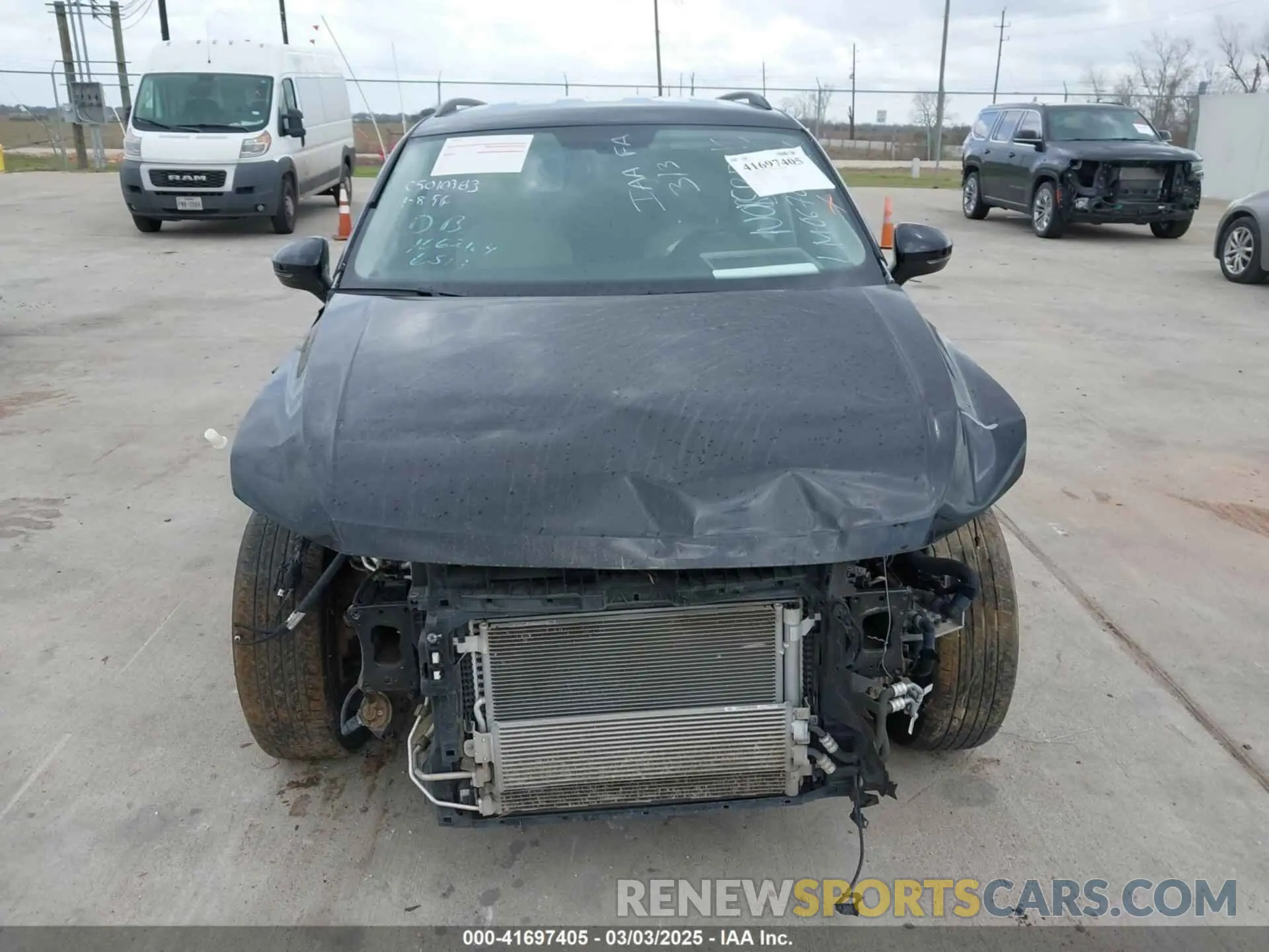 11 fotografías del automóvil dañado 3VV3B7AX7LM067046 VOLKSWAGEN TIGUAN 2020
