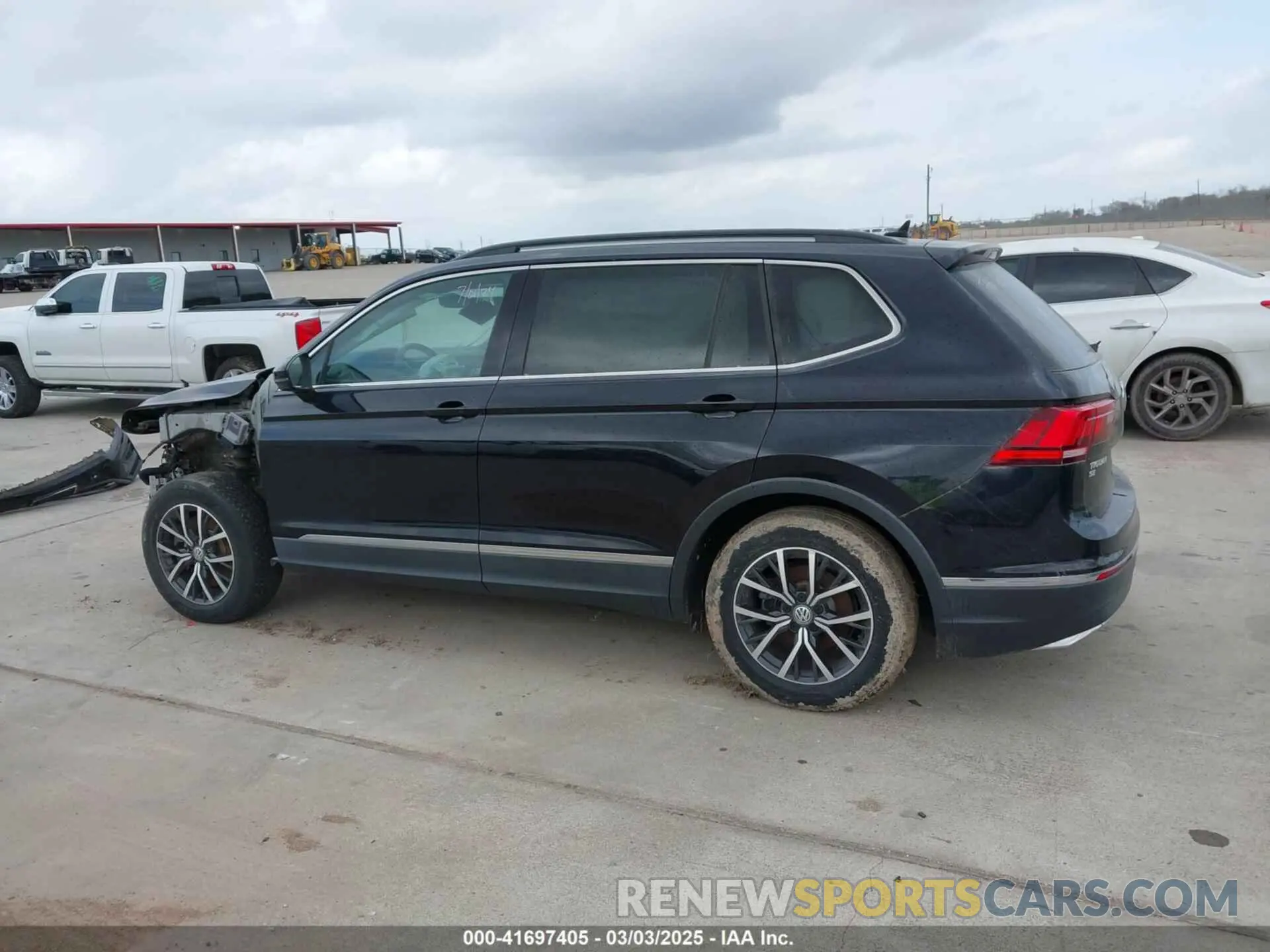 13 fotografías del automóvil dañado 3VV3B7AX7LM067046 VOLKSWAGEN TIGUAN 2020
