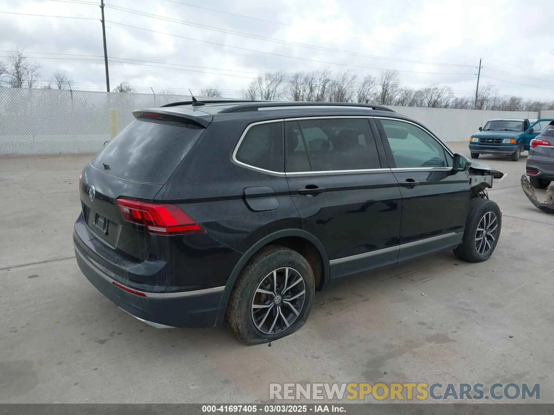 4 fotografías del automóvil dañado 3VV3B7AX7LM067046 VOLKSWAGEN TIGUAN 2020