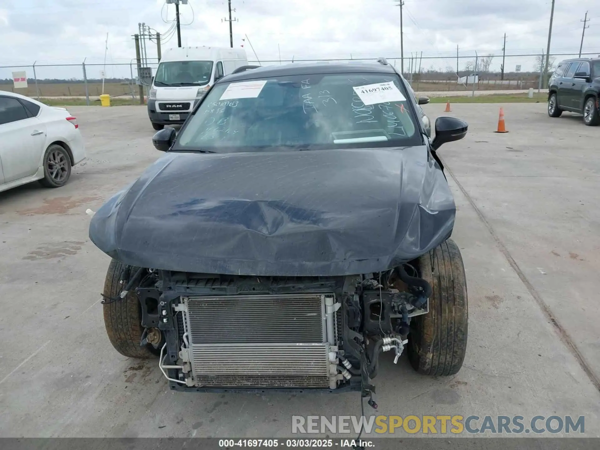 6 fotografías del automóvil dañado 3VV3B7AX7LM067046 VOLKSWAGEN TIGUAN 2020