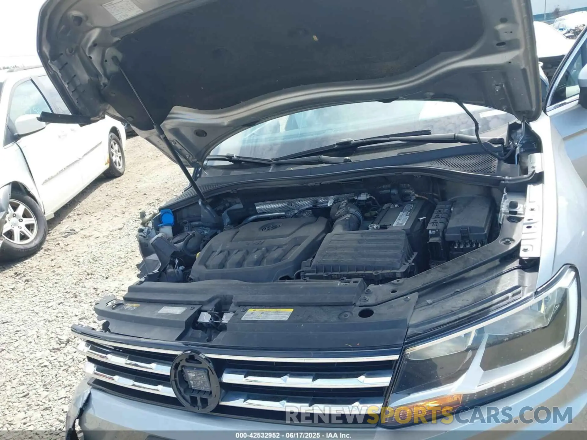 10 fotografías del automóvil dañado 3VV3B7AX7LM144742 VOLKSWAGEN TIGUAN 2020