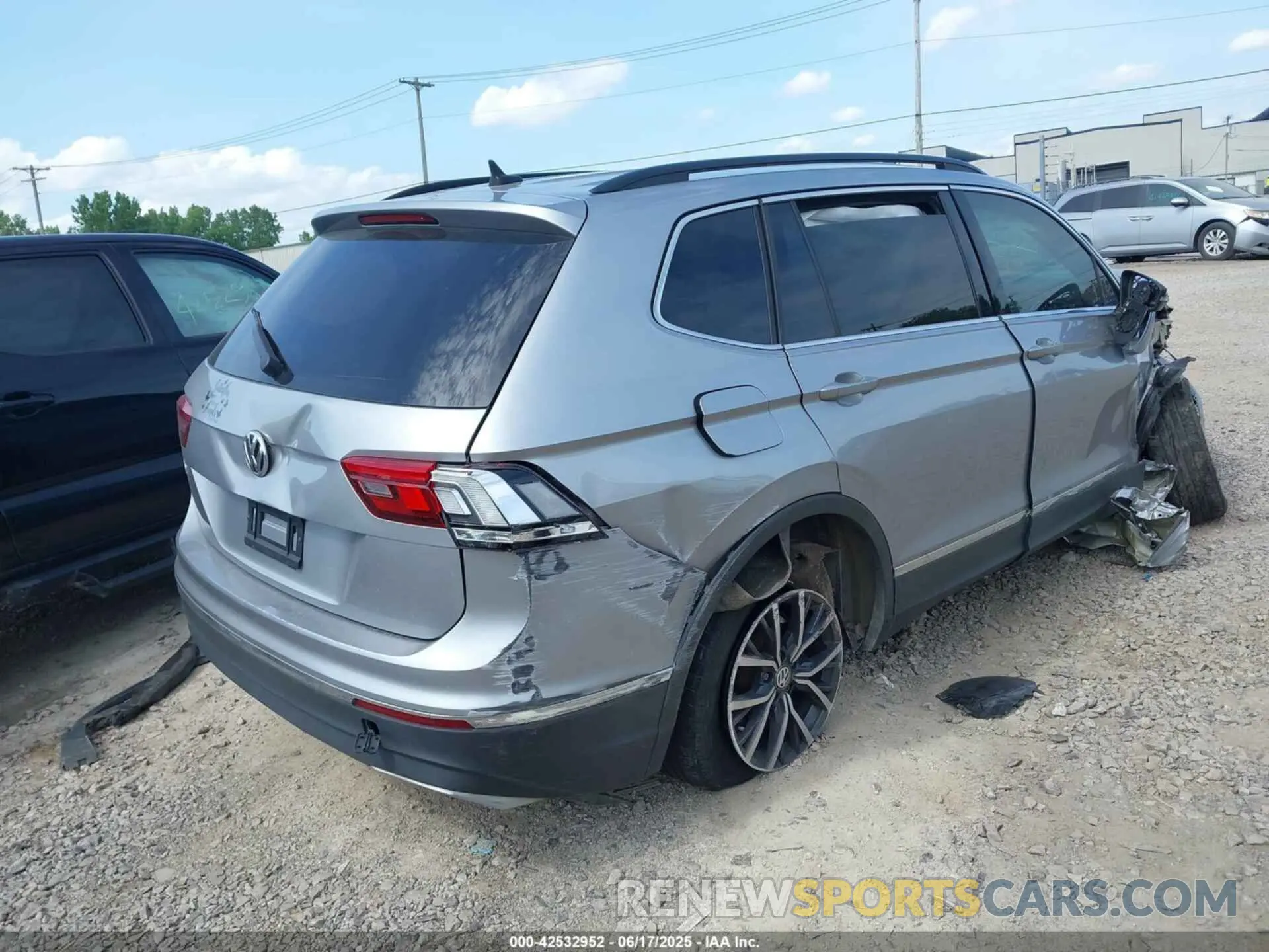 4 fotografías del automóvil dañado 3VV3B7AX7LM144742 VOLKSWAGEN TIGUAN 2020
