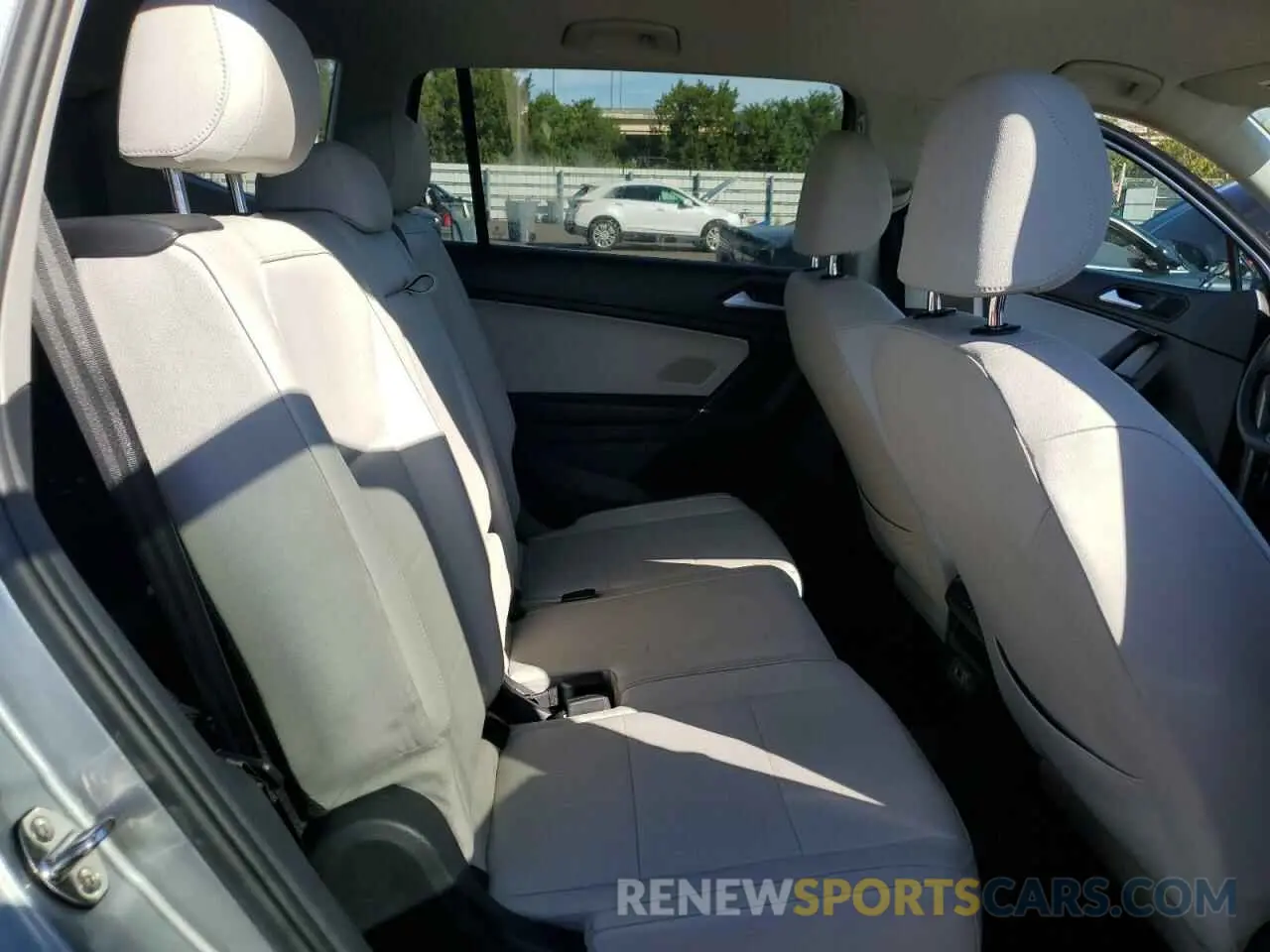11 fotografías del automóvil dañado 3VV3B7AX8LM036808 VOLKSWAGEN TIGUAN 2020