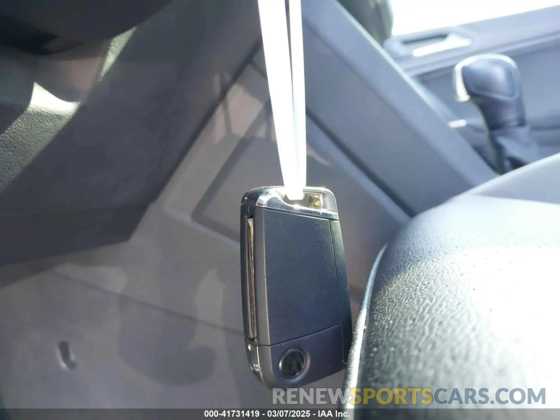 11 fotografías del automóvil dañado 3VV3B7AX8LM063202 VOLKSWAGEN TIGUAN 2020