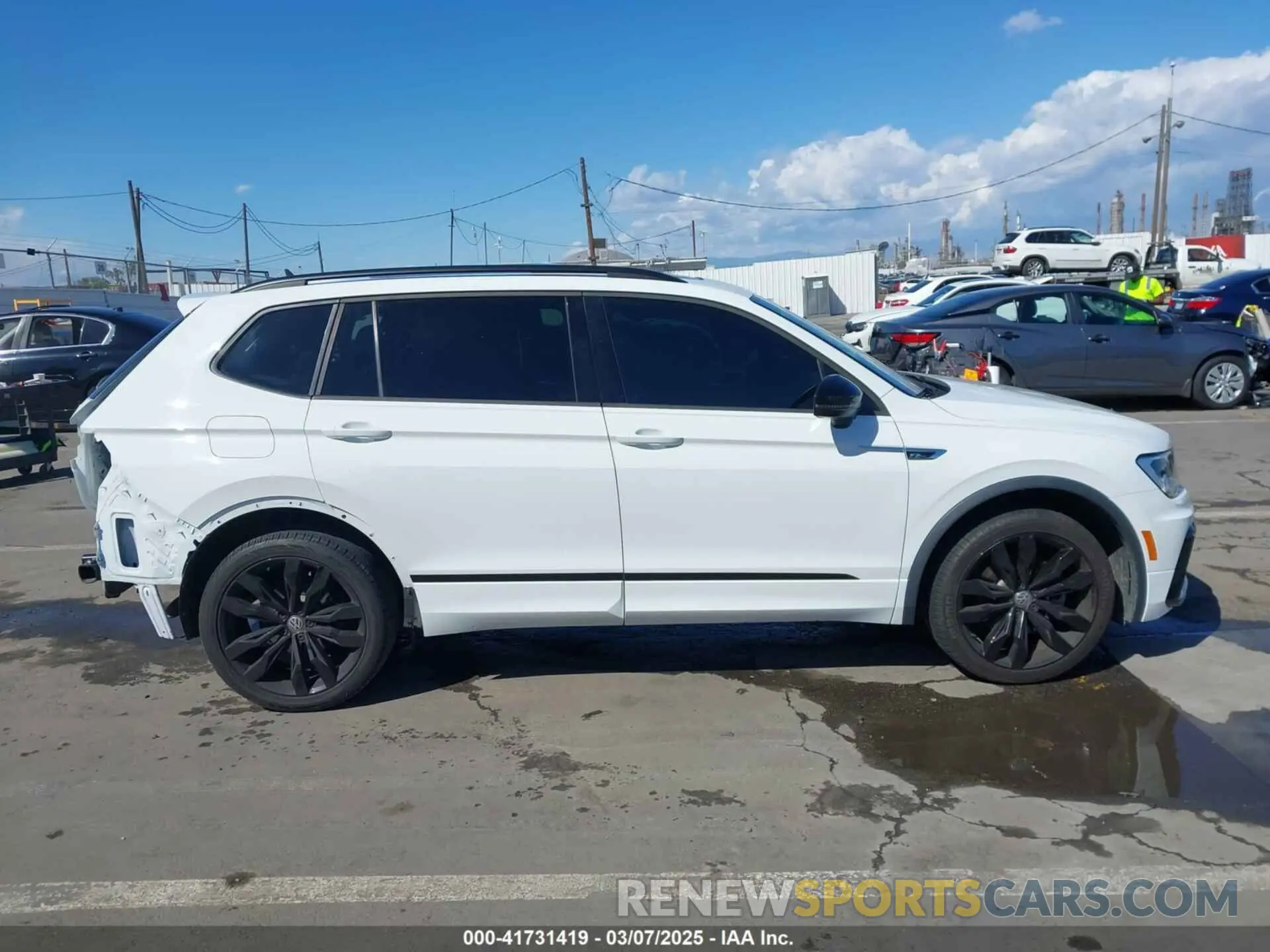 14 fotografías del automóvil dañado 3VV3B7AX8LM063202 VOLKSWAGEN TIGUAN 2020
