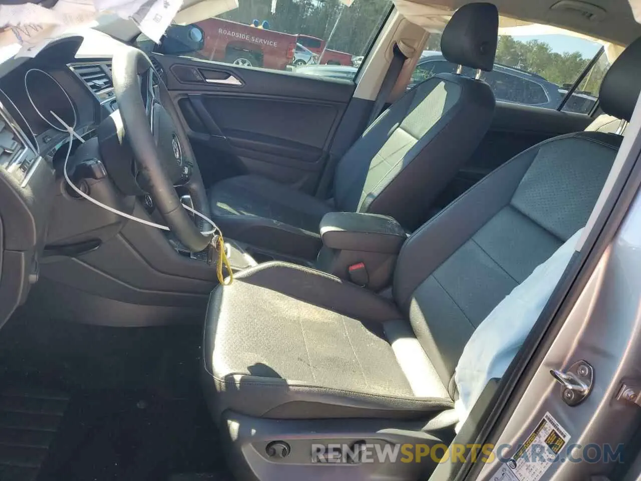 7 fotografías del automóvil dañado 3VV3B7AX8LM121003 VOLKSWAGEN TIGUAN 2020