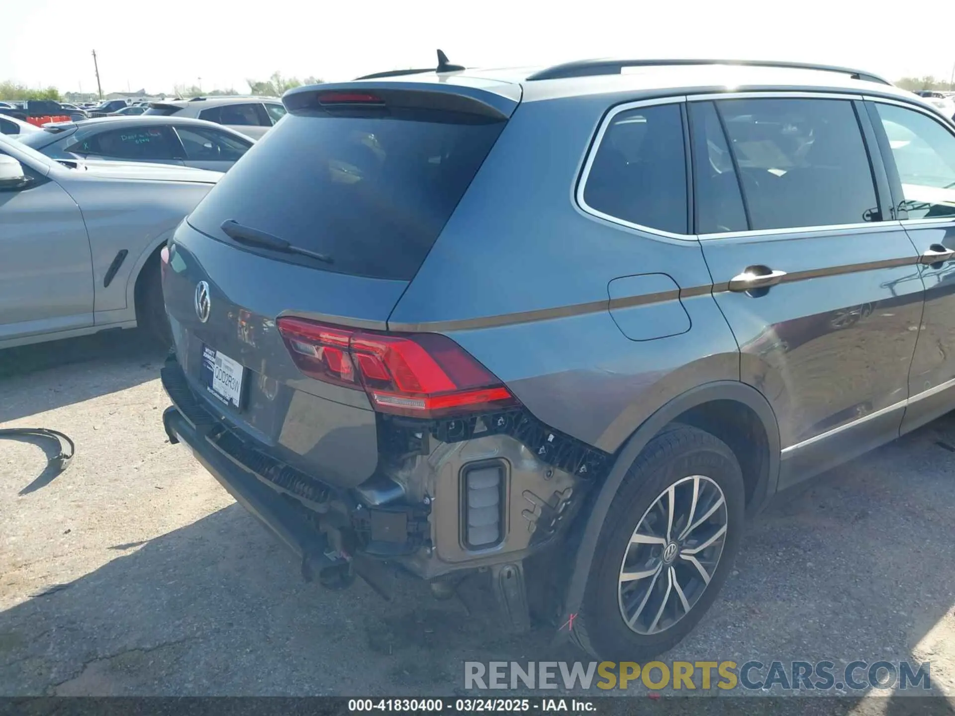 16 fotografías del automóvil dañado 3VV3B7AXXLM137641 VOLKSWAGEN TIGUAN 2020