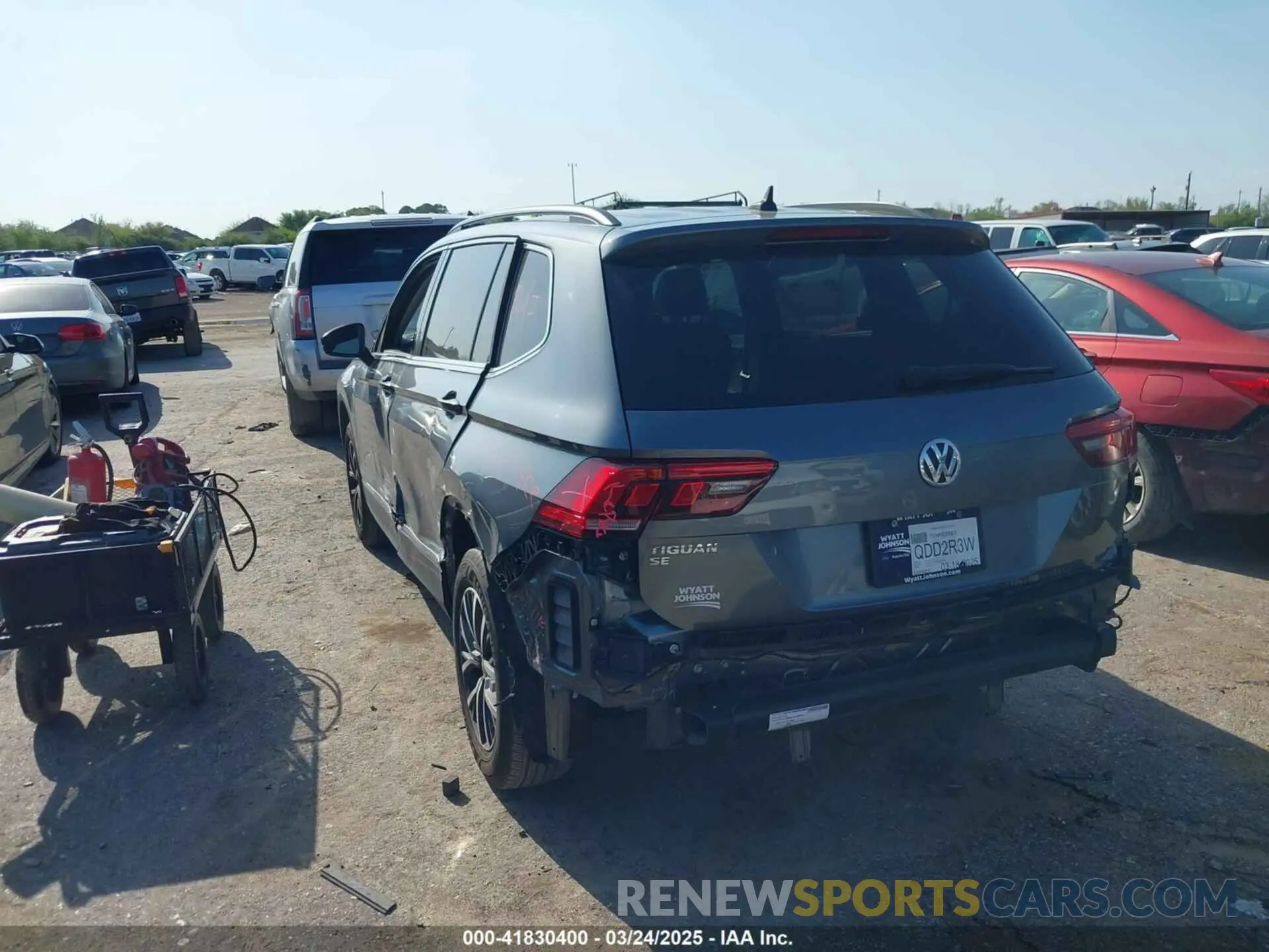 3 fotografías del automóvil dañado 3VV3B7AXXLM137641 VOLKSWAGEN TIGUAN 2020