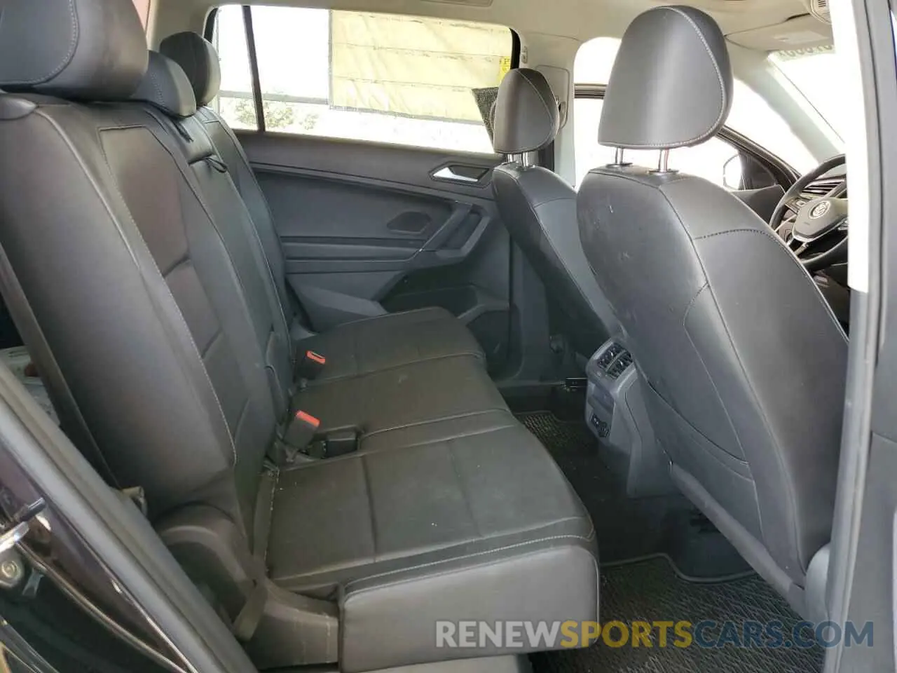 11 fotografías del automóvil dañado 3VV3B7AXXLM138188 VOLKSWAGEN TIGUAN 2020