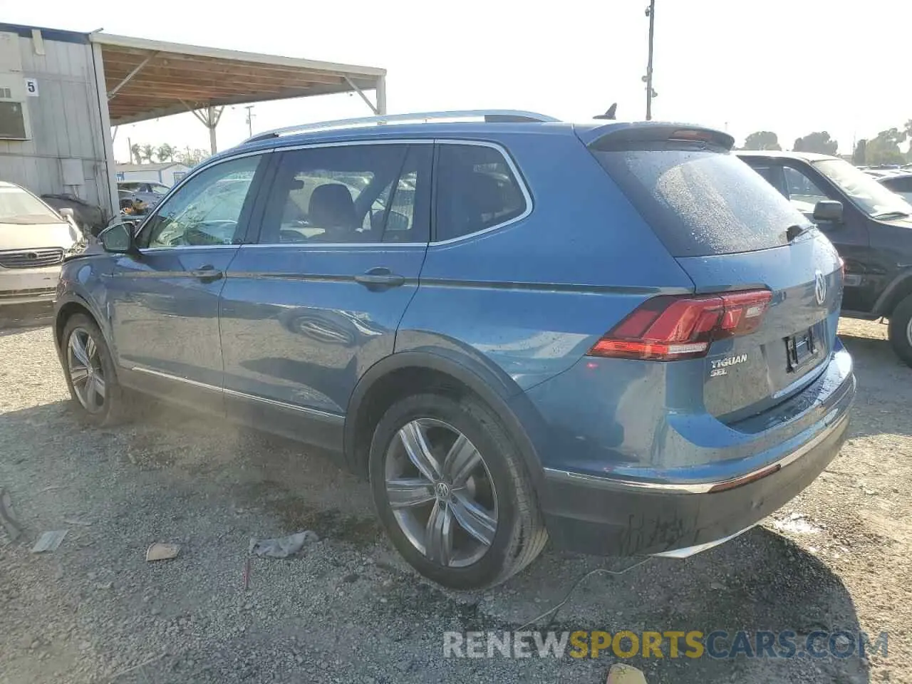 2 fotografías del automóvil dañado 3VV3B7AXXLM150387 VOLKSWAGEN TIGUAN 2020