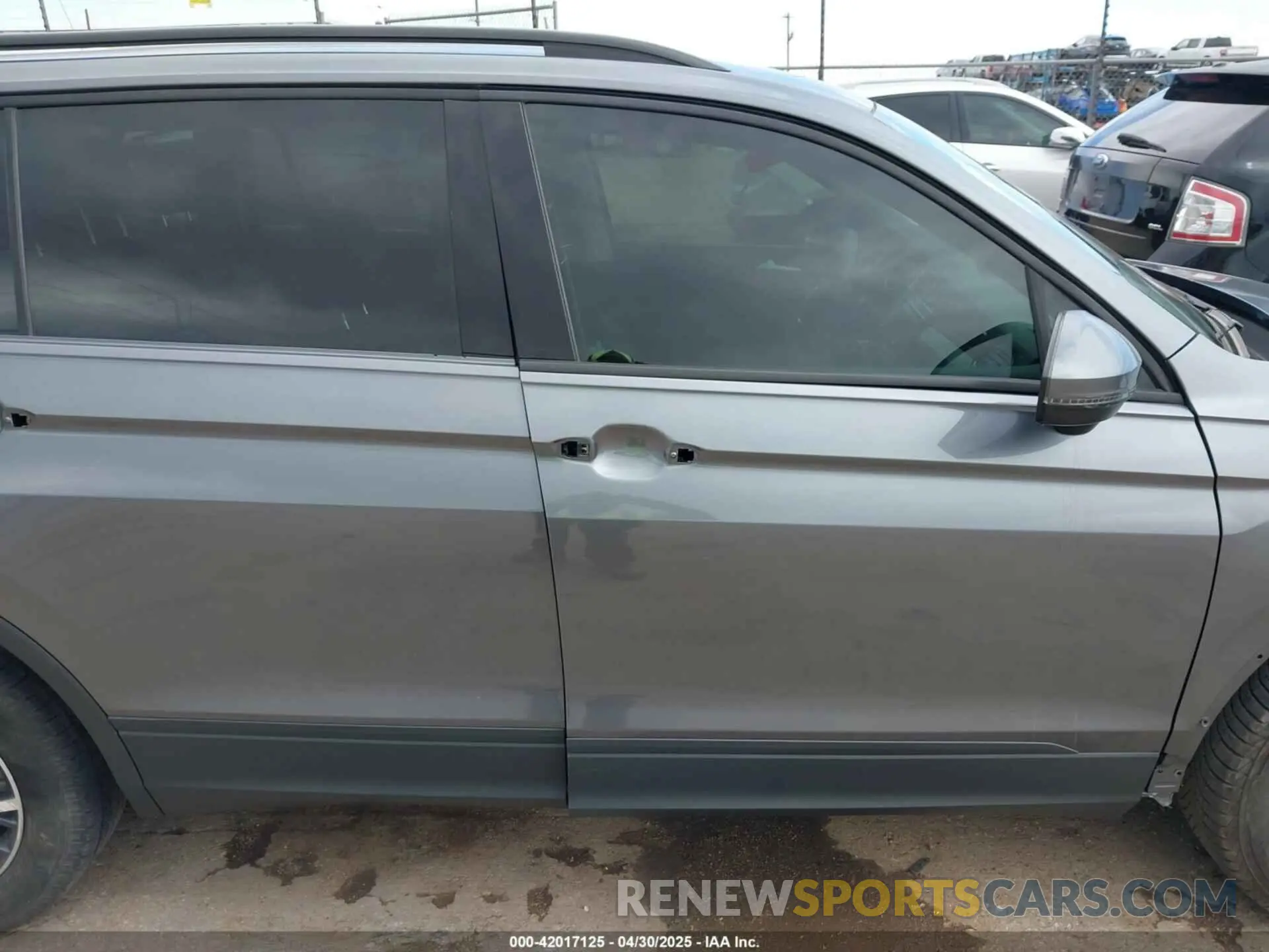 14 fotografías del automóvil dañado 3VV0B7AX0MM017433 VOLKSWAGEN TIGUAN 2021