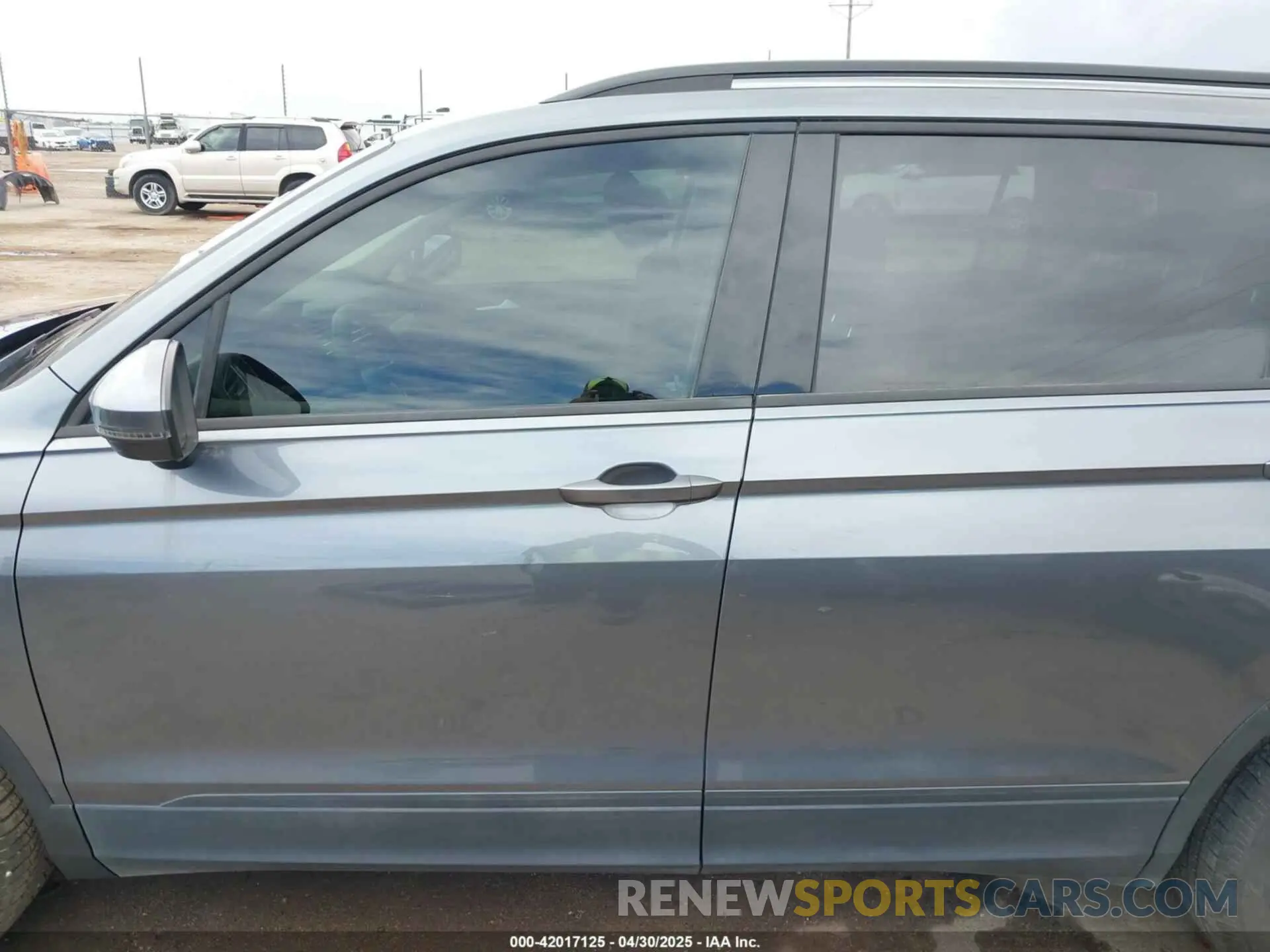 15 fotografías del automóvil dañado 3VV0B7AX0MM017433 VOLKSWAGEN TIGUAN 2021