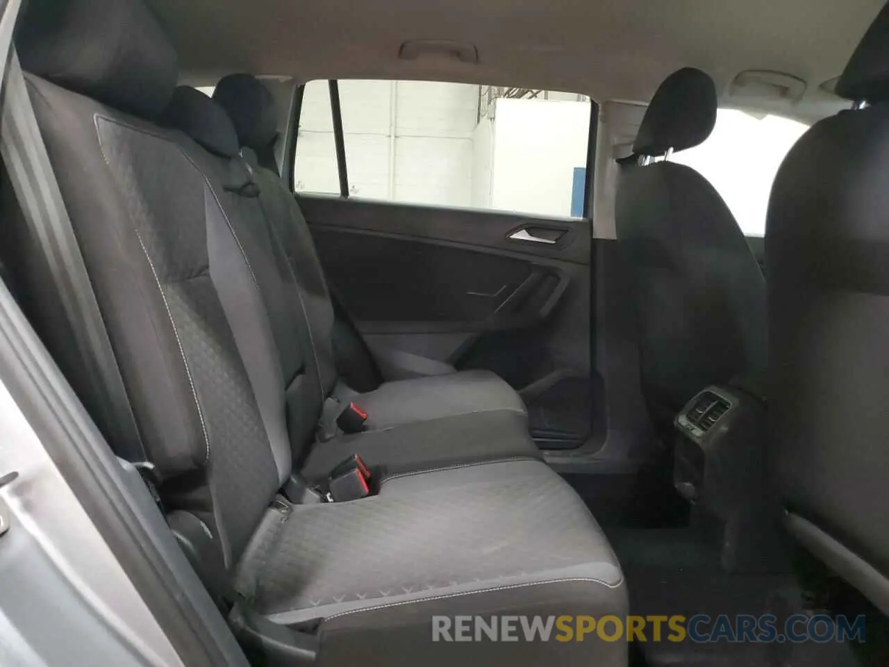 11 fotografías del automóvil dañado 3VV0B7AX1MM019479 VOLKSWAGEN TIGUAN 2021