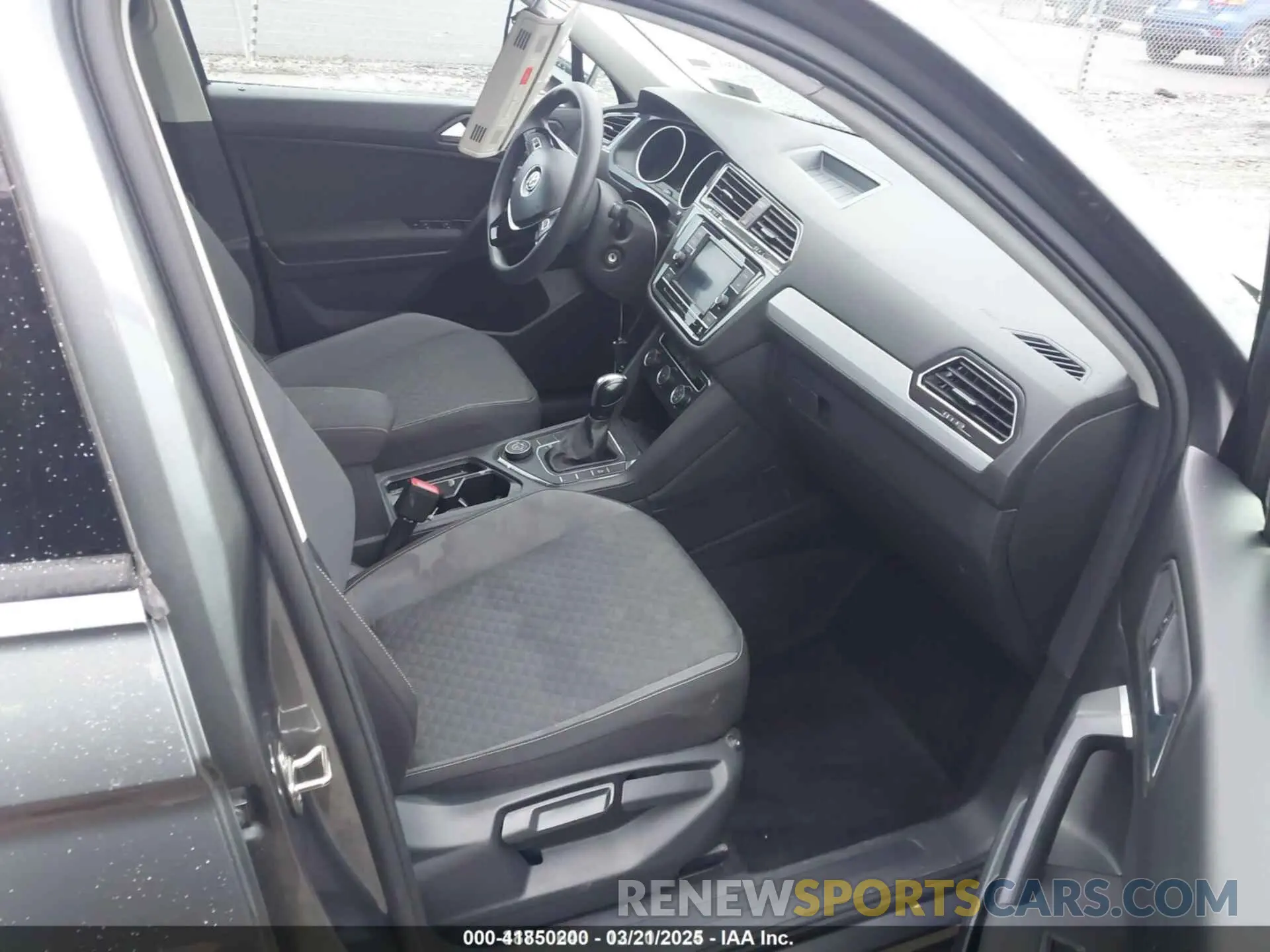 5 fotografías del automóvil dañado 3VV0B7AX3MM038342 VOLKSWAGEN TIGUAN 2021