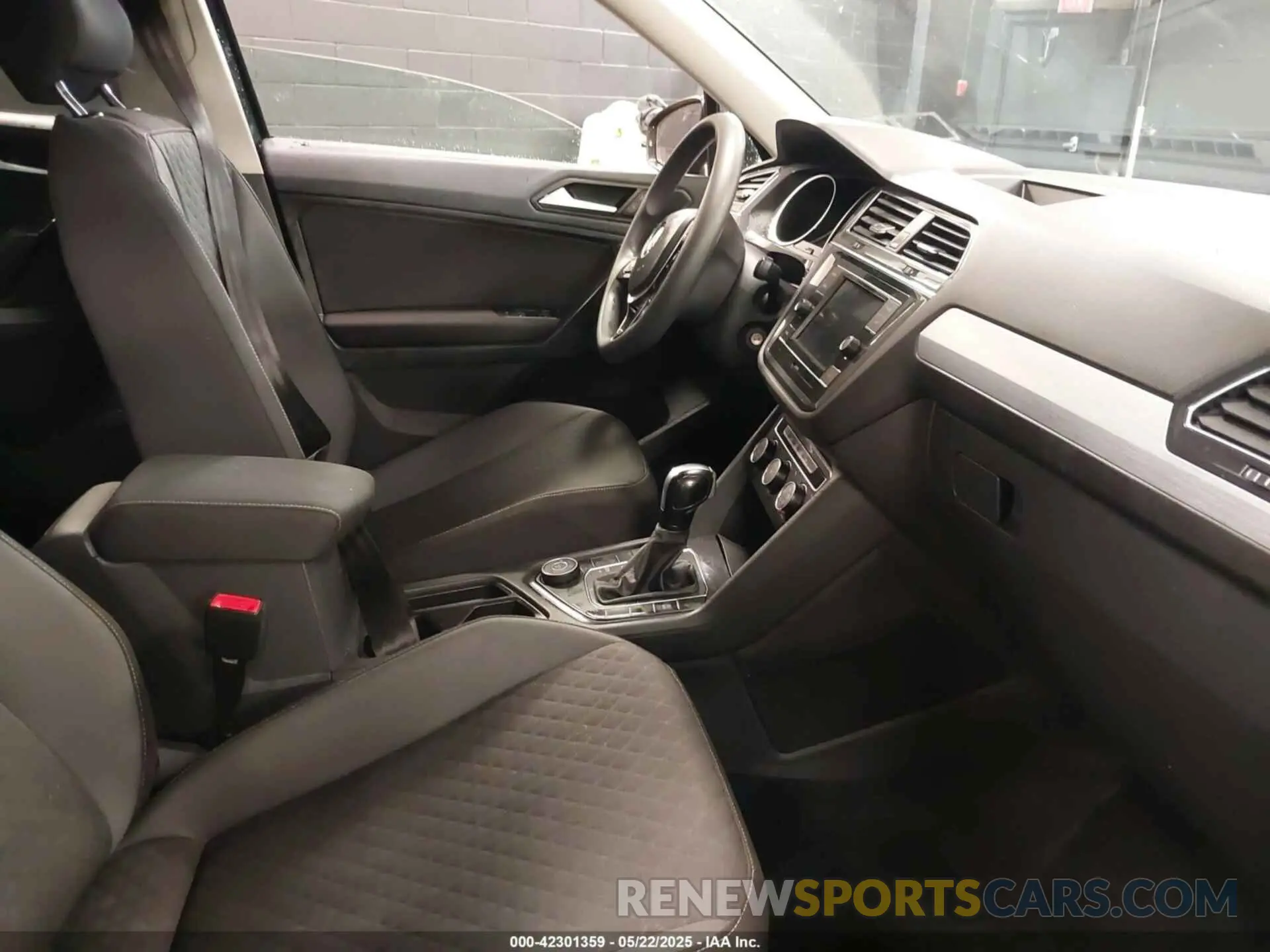 5 fotografías del automóvil dañado 3VV0B7AX5MM088269 VOLKSWAGEN TIGUAN 2021