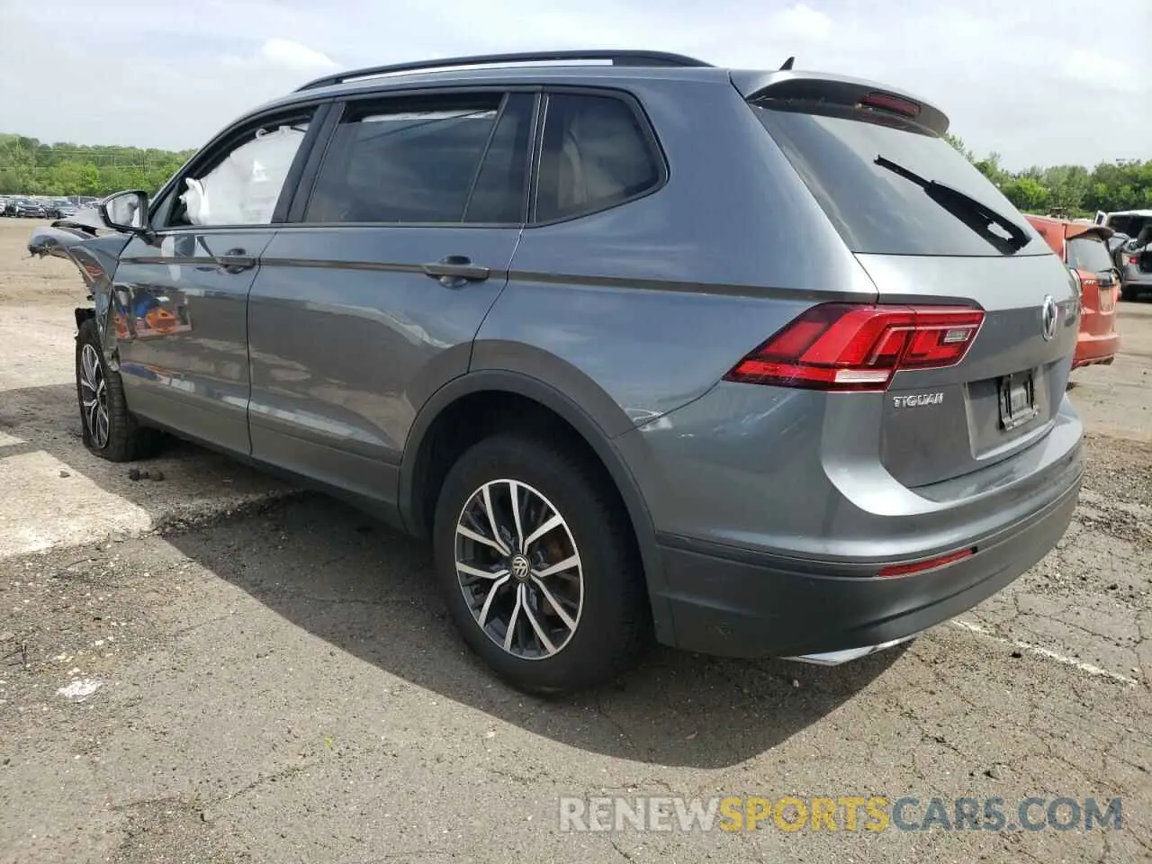2 fotografías del automóvil dañado 3VV0B7AX7MM026632 VOLKSWAGEN TIGUAN 2021