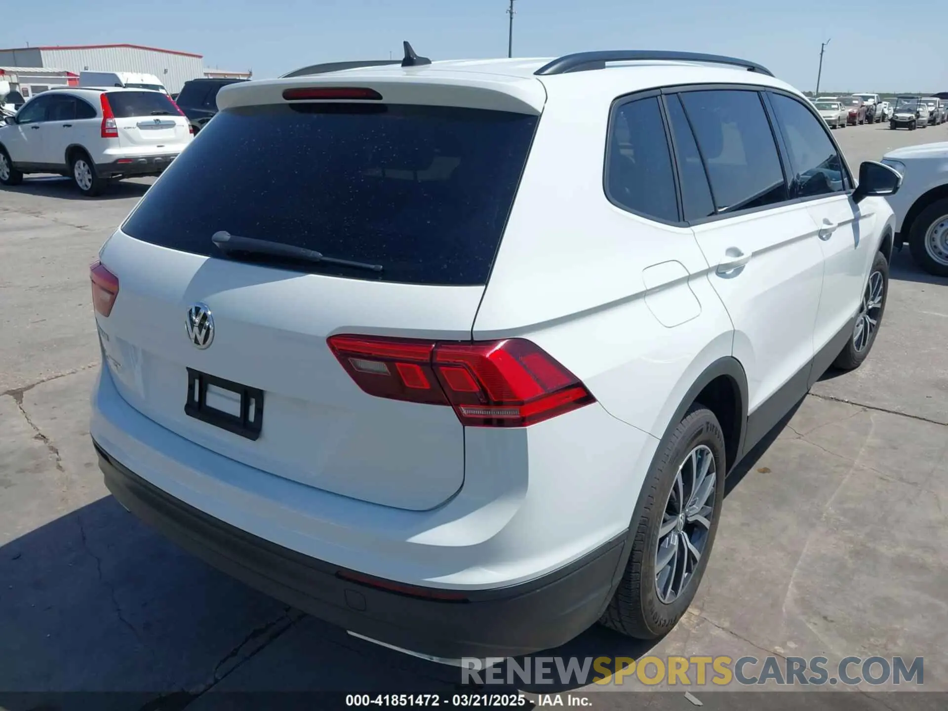 4 fotografías del automóvil dañado 3VV1B7AX1MM010320 VOLKSWAGEN TIGUAN 2021