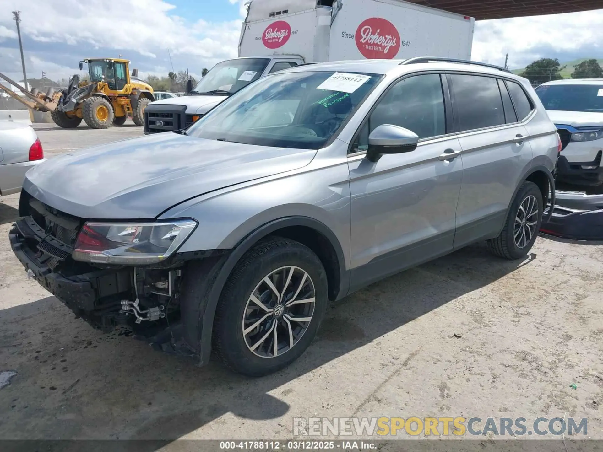 2 fotografías del automóvil dañado 3VV1B7AX1MM070775 VOLKSWAGEN TIGUAN 2021