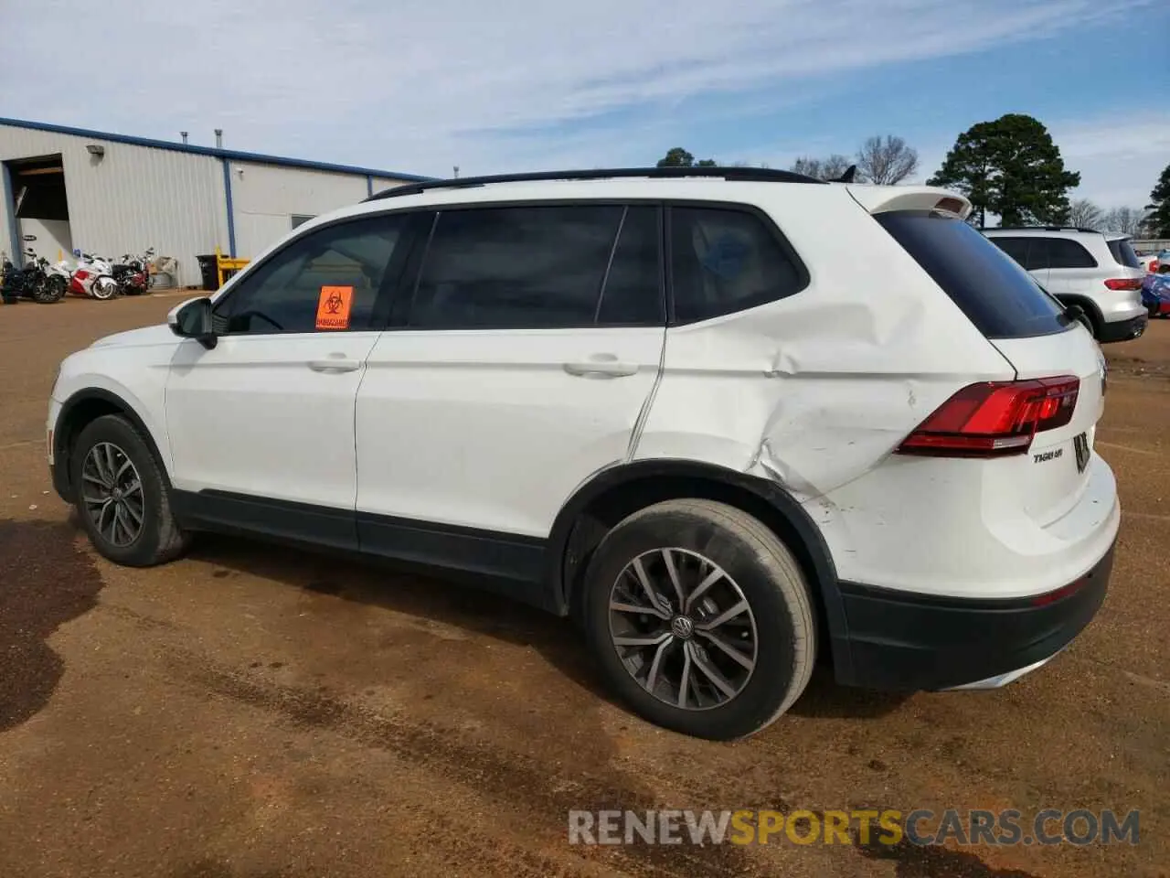 2 fotografías del automóvil dañado 3VV1B7AX3MM045392 VOLKSWAGEN TIGUAN 2021