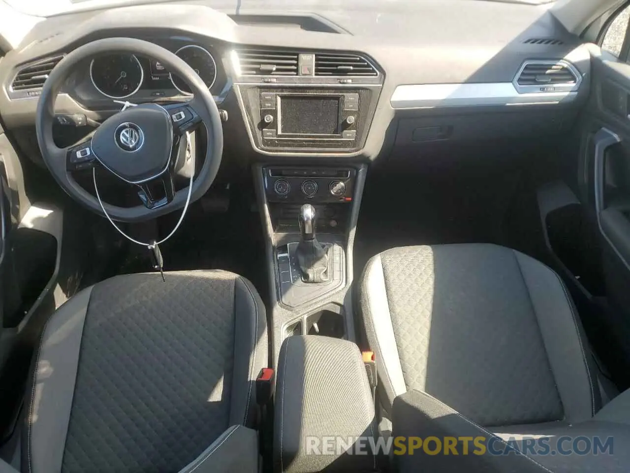 8 fotografías del automóvil dañado 3VV1B7AX5MM031994 VOLKSWAGEN TIGUAN 2021