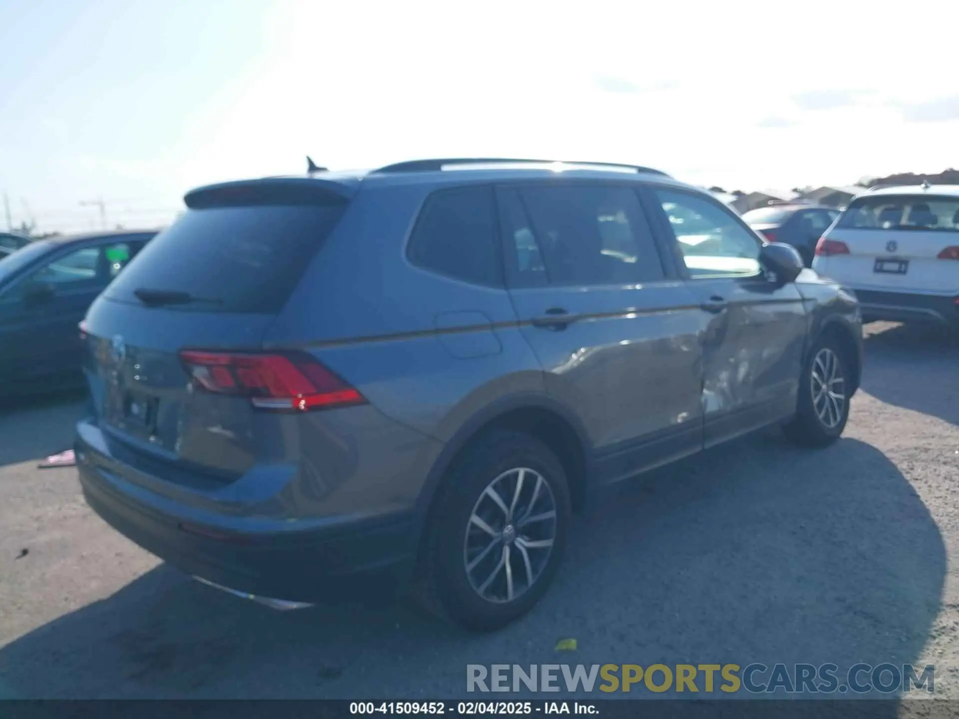 4 fotografías del automóvil dañado 3VV1B7AX5MM081763 VOLKSWAGEN TIGUAN 2021