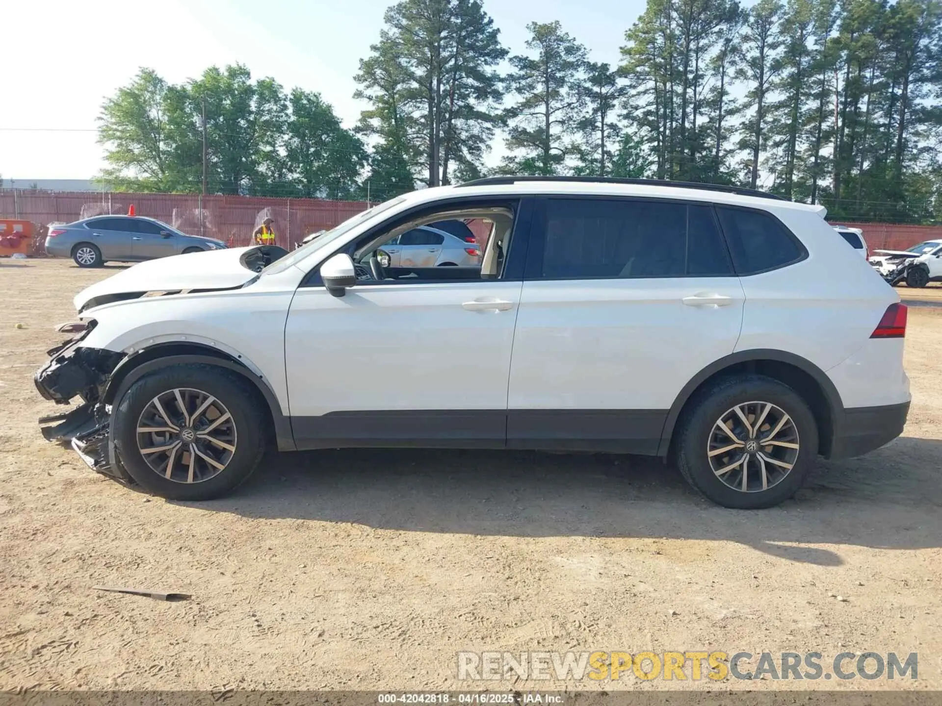 14 fotografías del automóvil dañado 3VV1B7AX6MM110493 VOLKSWAGEN TIGUAN 2021
