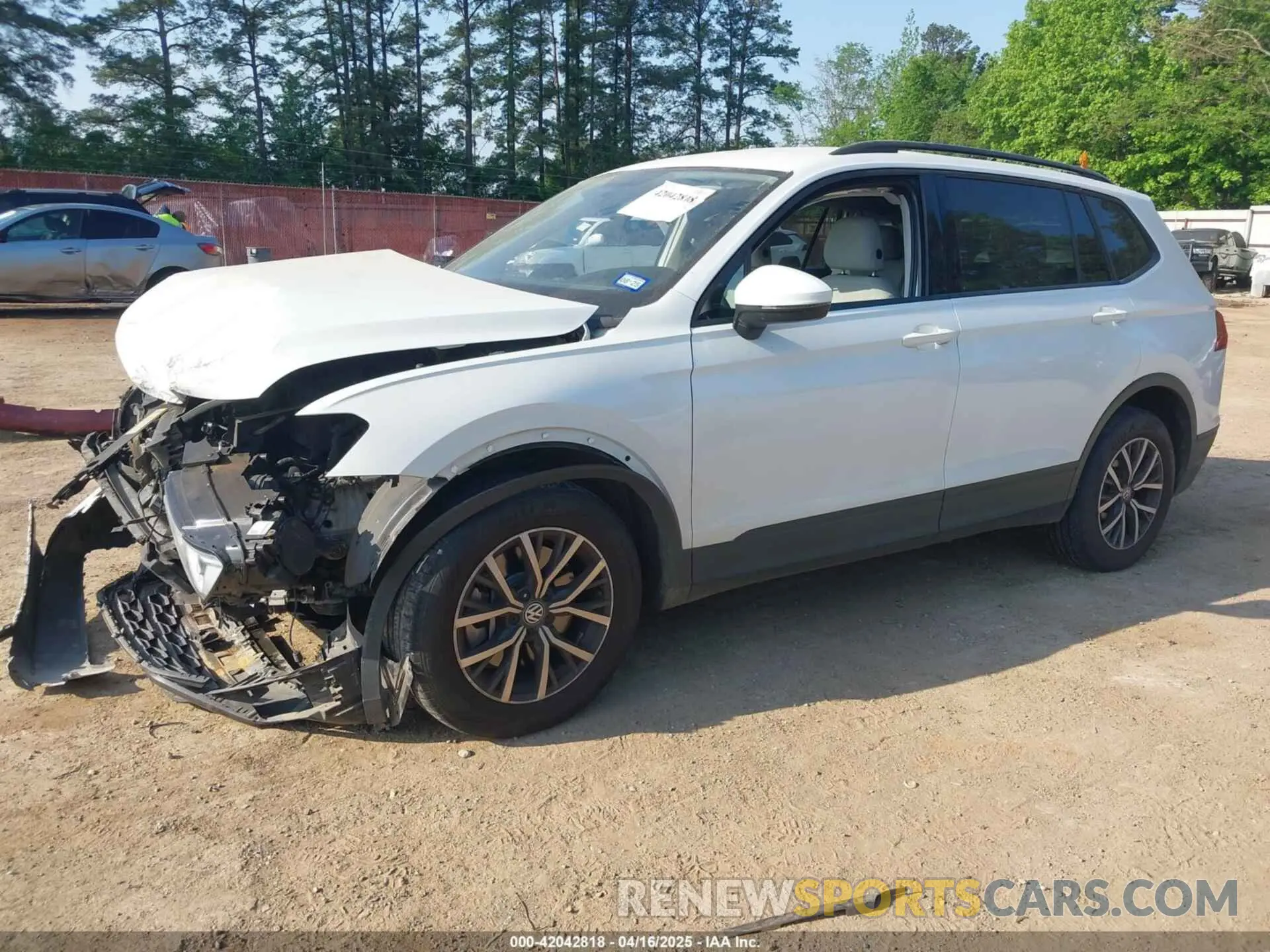 2 fotografías del automóvil dañado 3VV1B7AX6MM110493 VOLKSWAGEN TIGUAN 2021
