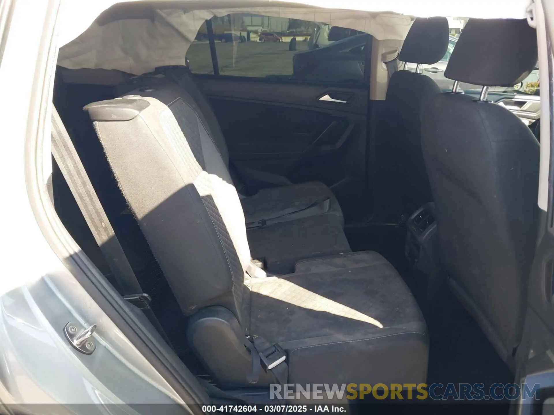 8 fotografías del automóvil dañado 3VV1B7AX6MM131036 VOLKSWAGEN TIGUAN 2021