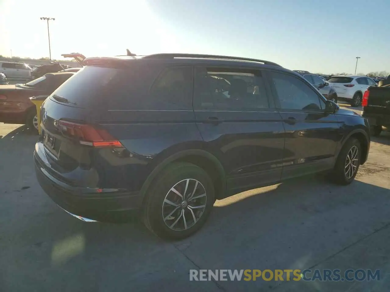 3 fotografías del automóvil dañado 3VV1B7AX7MM109451 VOLKSWAGEN TIGUAN 2021