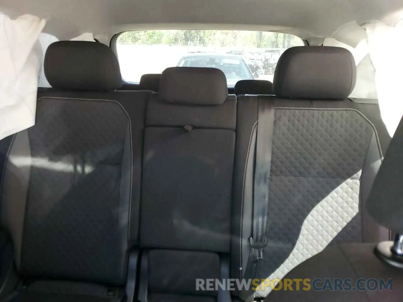 10 fotografías del automóvil dañado 3VV1B7AX8MM008418 VOLKSWAGEN TIGUAN 2021