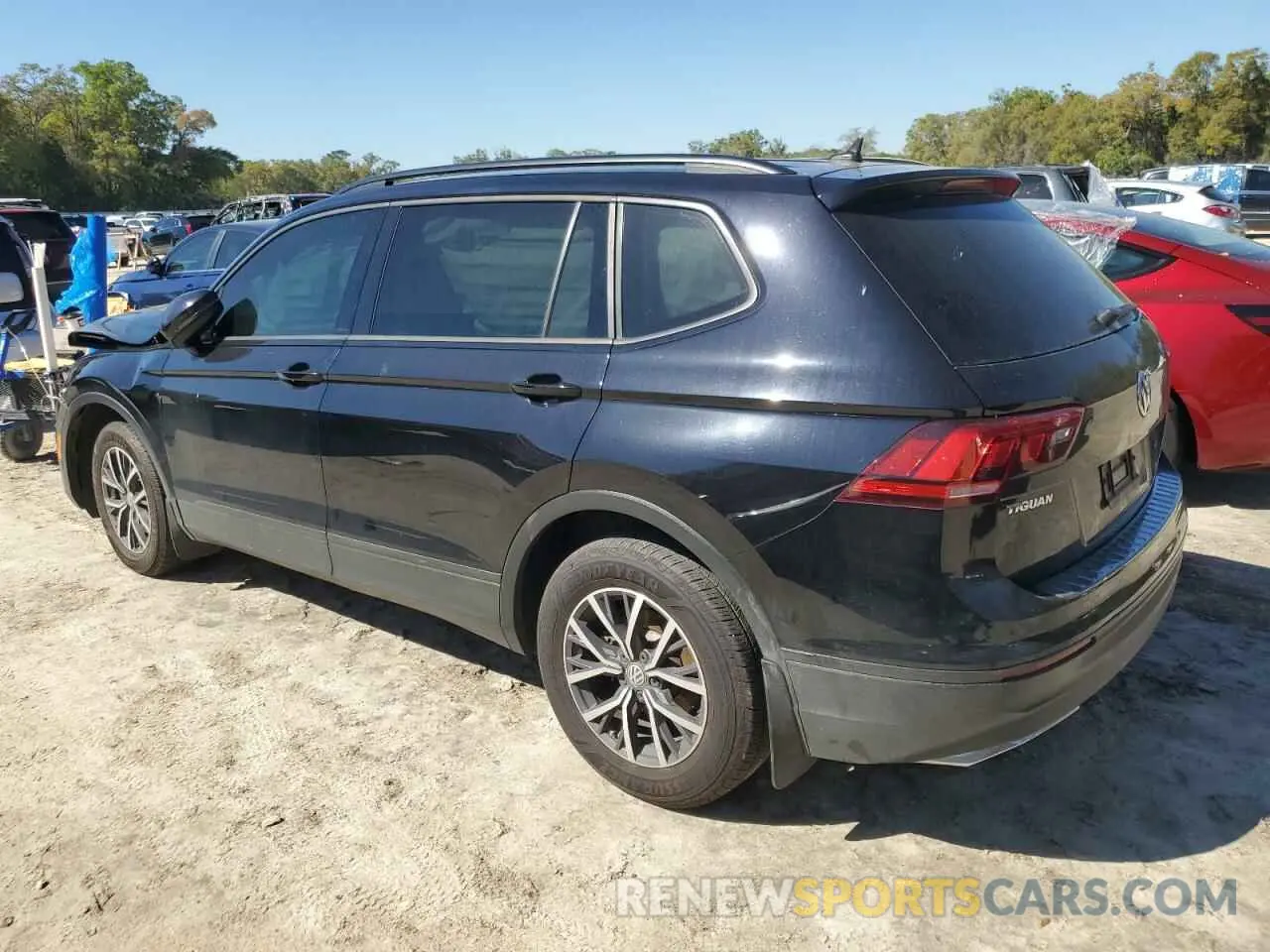 2 fotografías del automóvil dañado 3VV1B7AX8MM008418 VOLKSWAGEN TIGUAN 2021