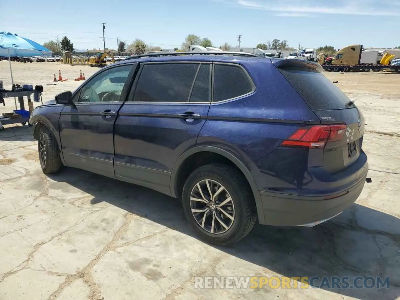 2 fotografías del automóvil dañado 3VV1B7AX8MM057067 VOLKSWAGEN TIGUAN 2021