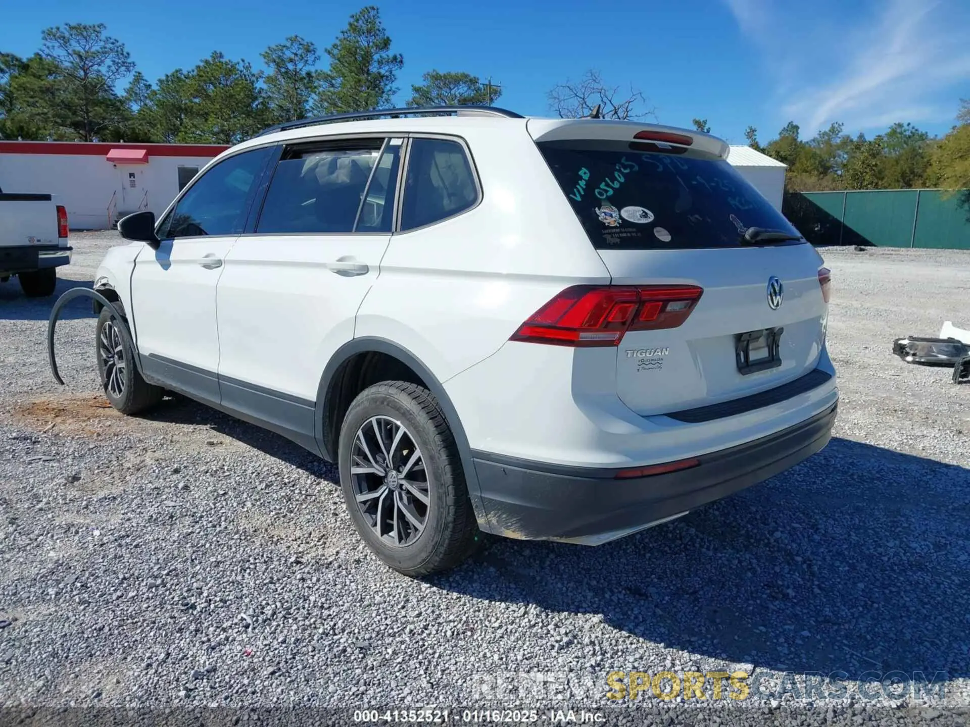 3 fotografías del automóvil dañado 3VV1B7AX9MM056025 VOLKSWAGEN TIGUAN 2021