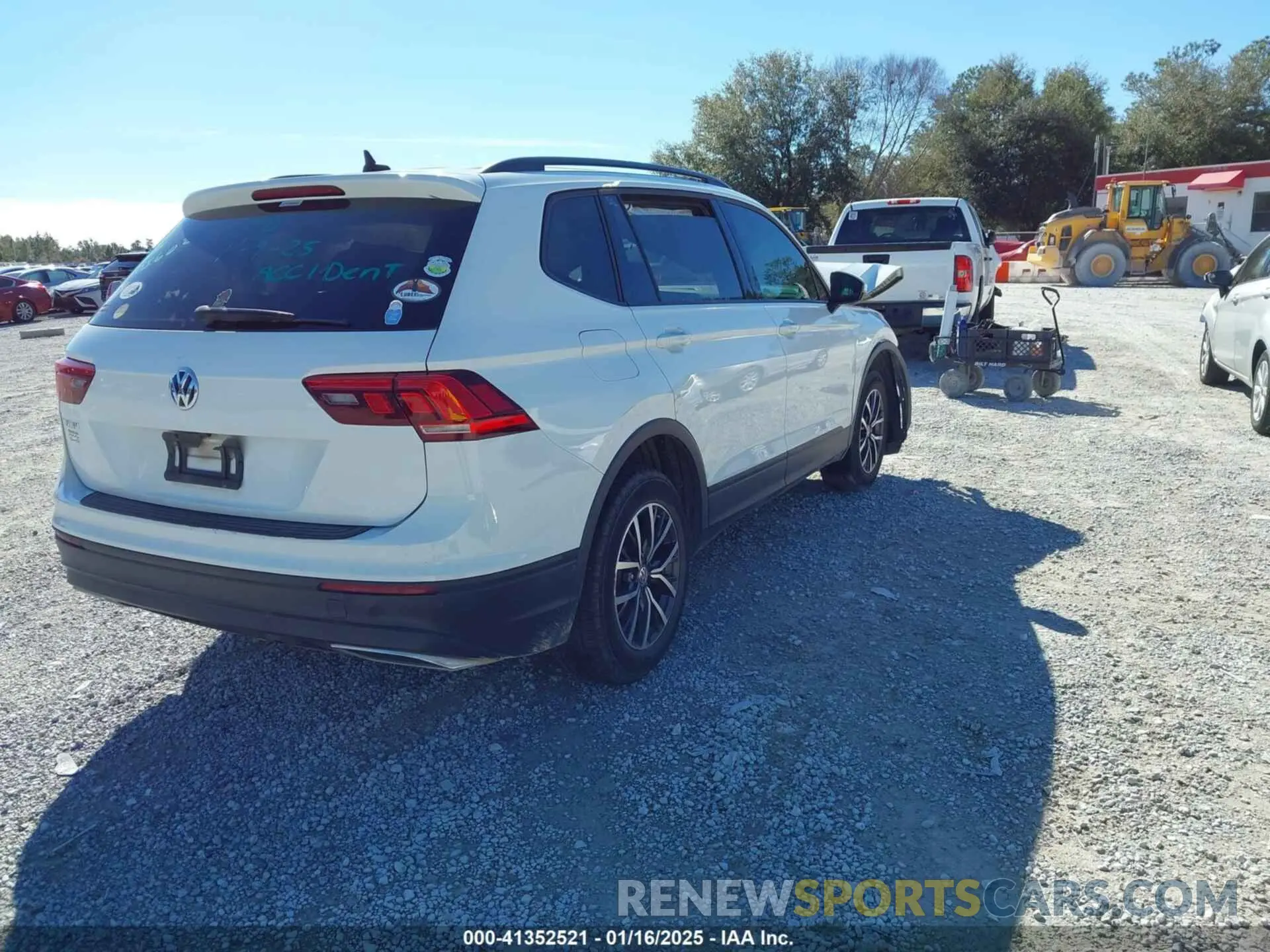 4 fotografías del automóvil dañado 3VV1B7AX9MM056025 VOLKSWAGEN TIGUAN 2021