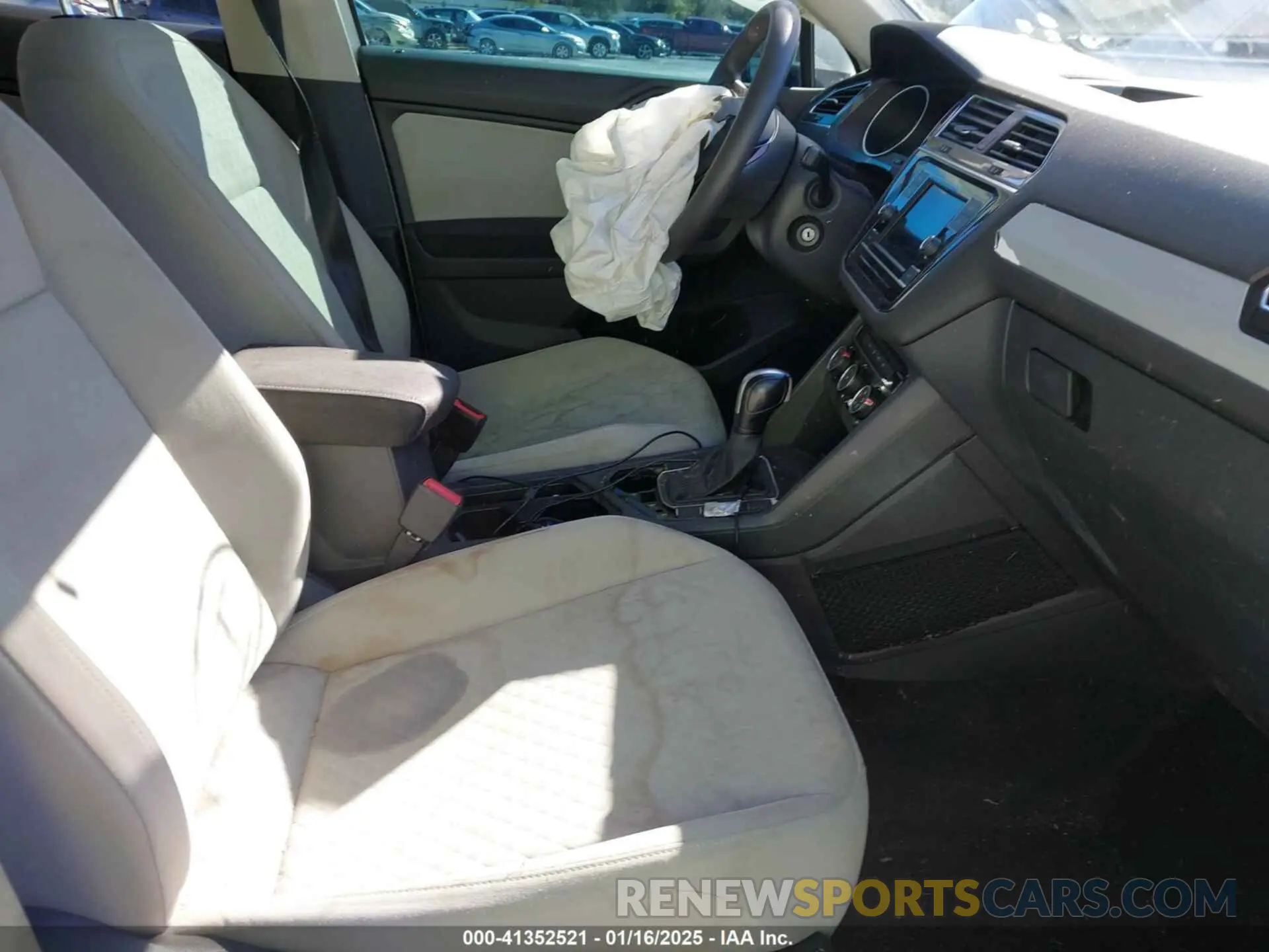 5 fotografías del automóvil dañado 3VV1B7AX9MM056025 VOLKSWAGEN TIGUAN 2021