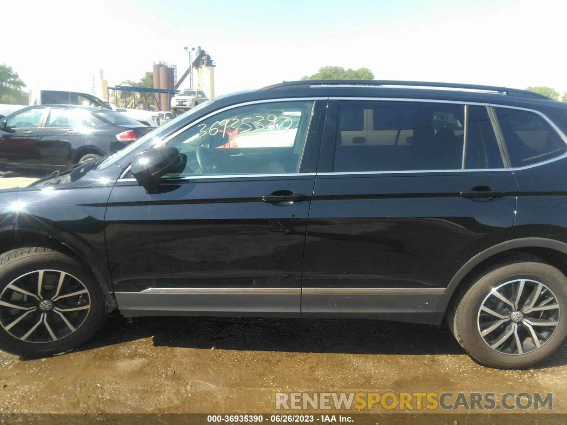 15 fotografías del automóvil dañado 3VV2B7AX1MM091081 VOLKSWAGEN TIGUAN 2021